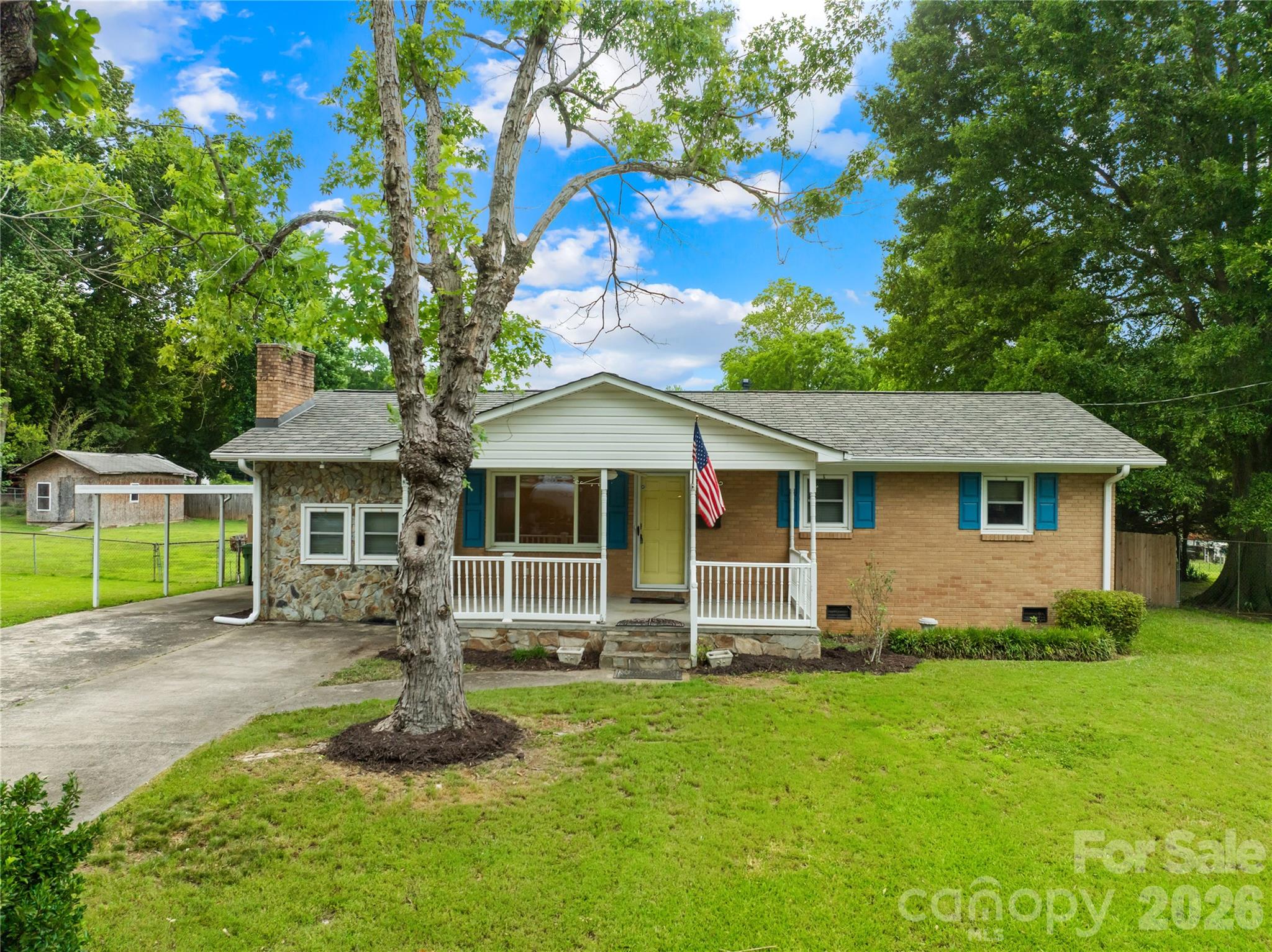 205 Gaddis Drive Property Photo 1