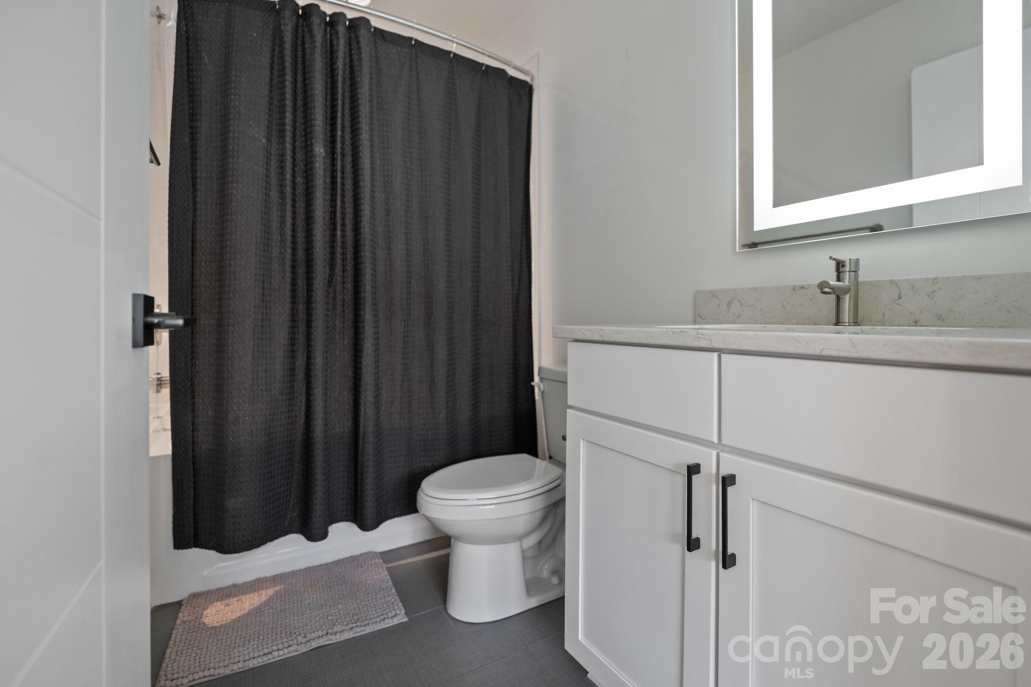 1935 W Trade Street Property Photo 19