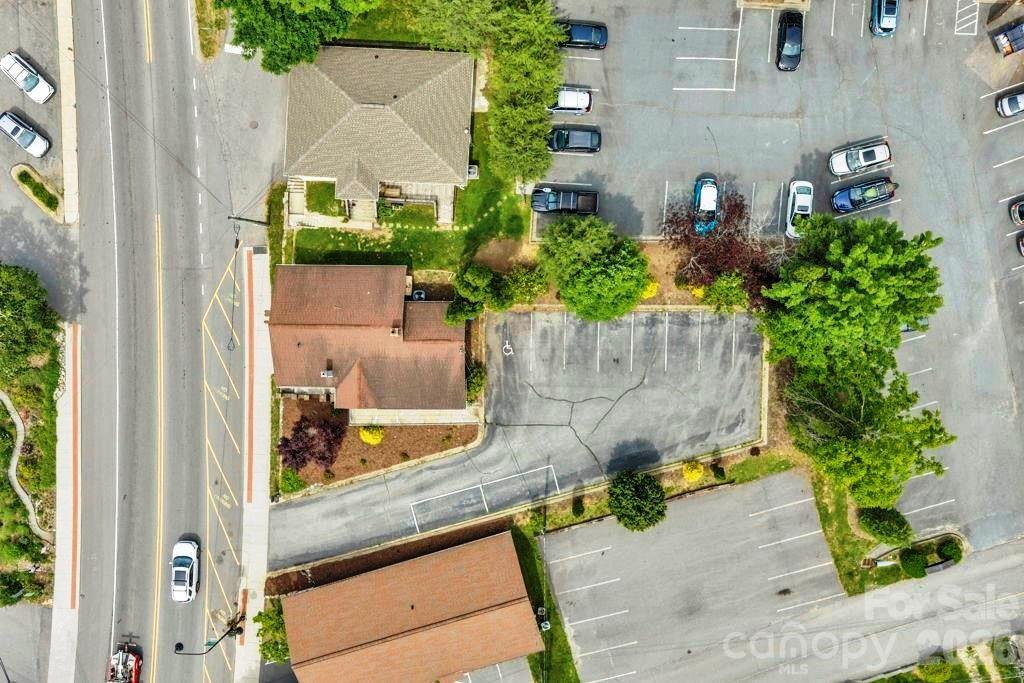 938 W King Street Property Photo 12