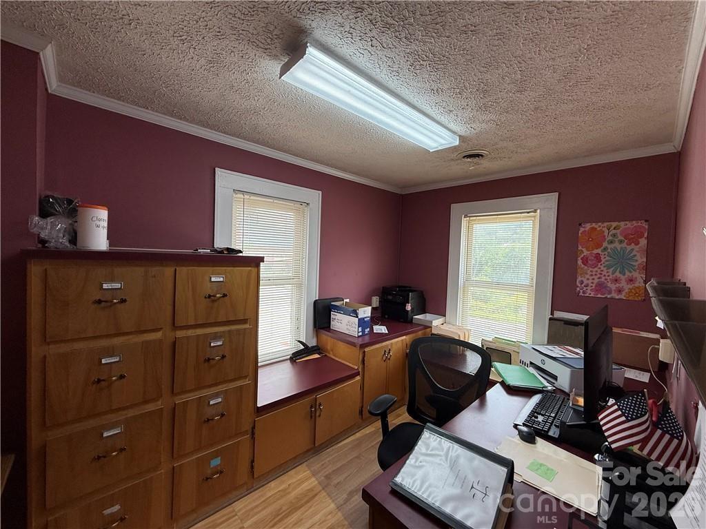 938 W King Street Property Photo 21
