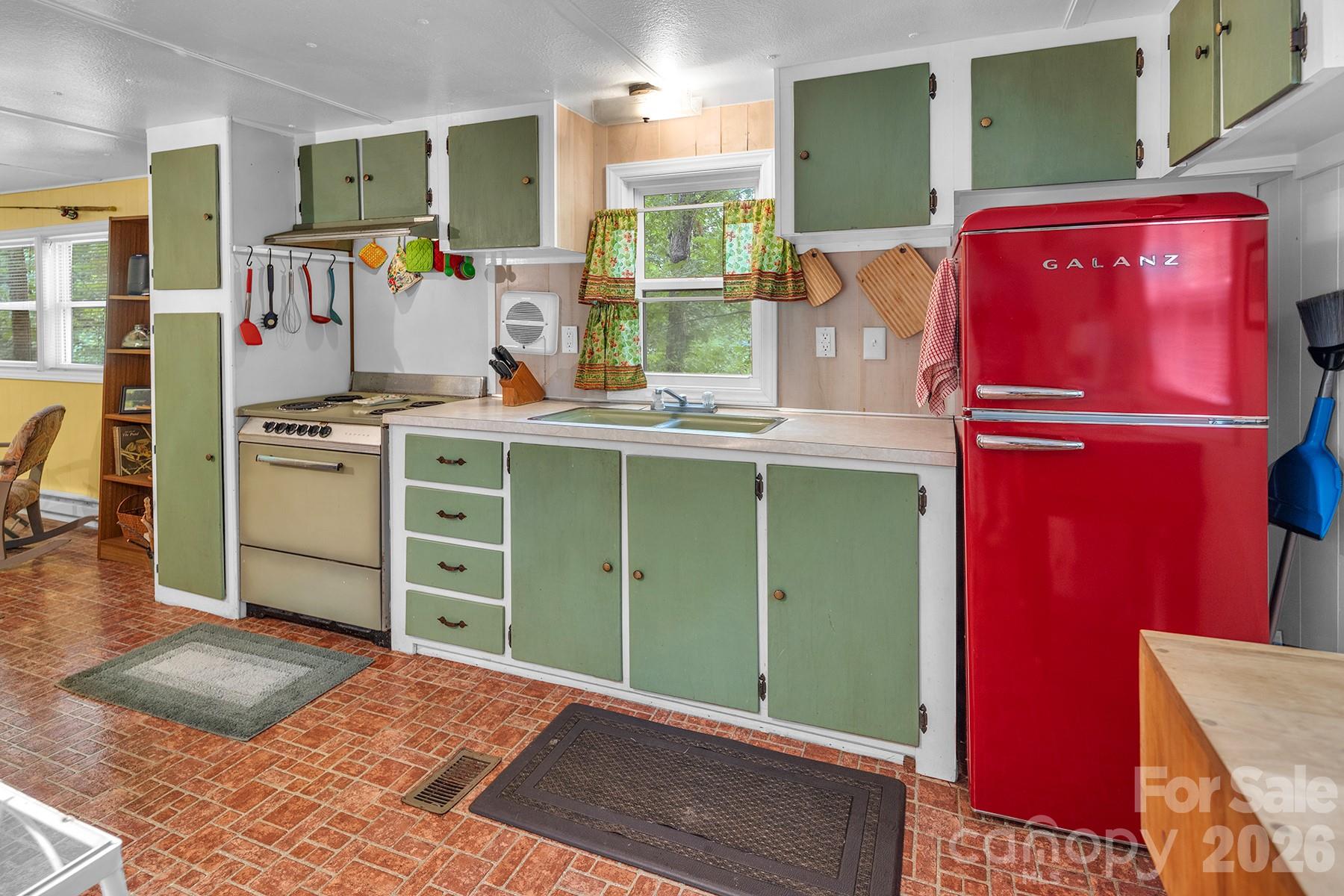 175 Elmwood Drive Property Photo 12