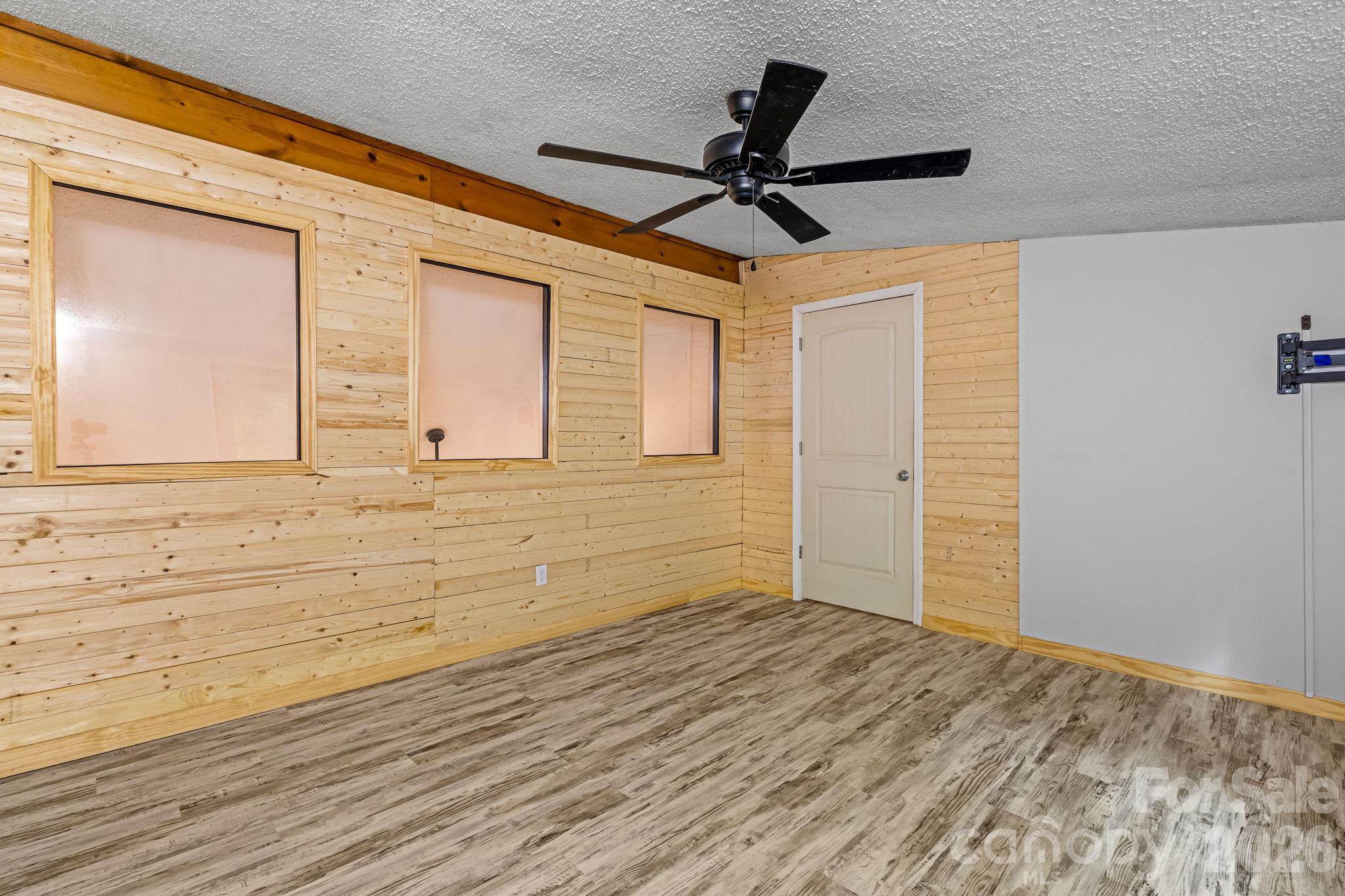 105 Shirley Drive Property Photo 21