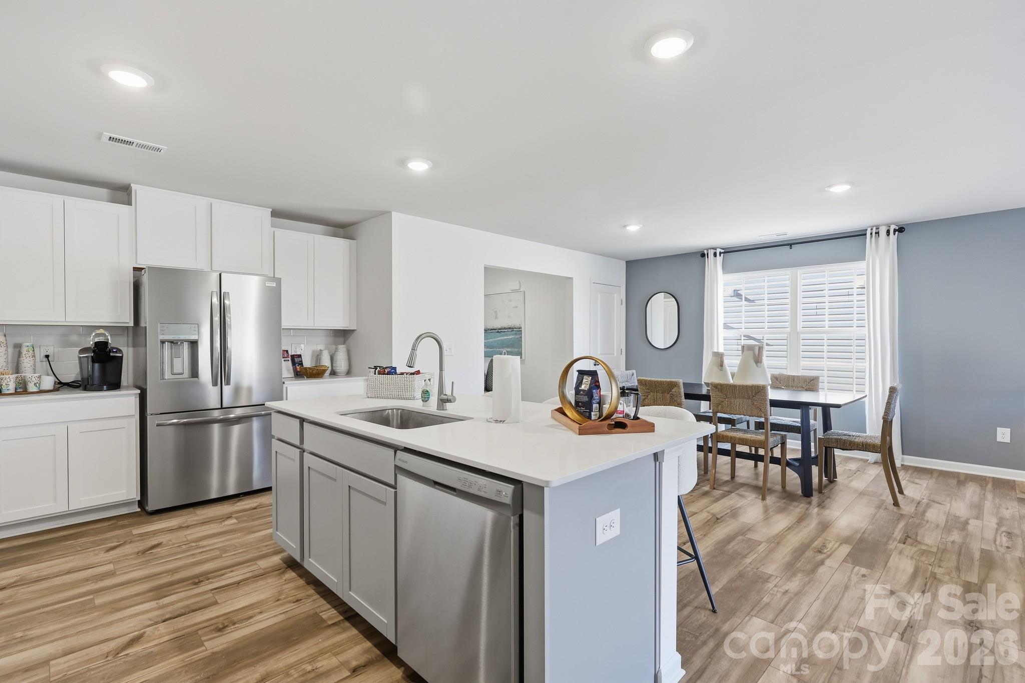 601 Hot Springs Drive Property Photo 3