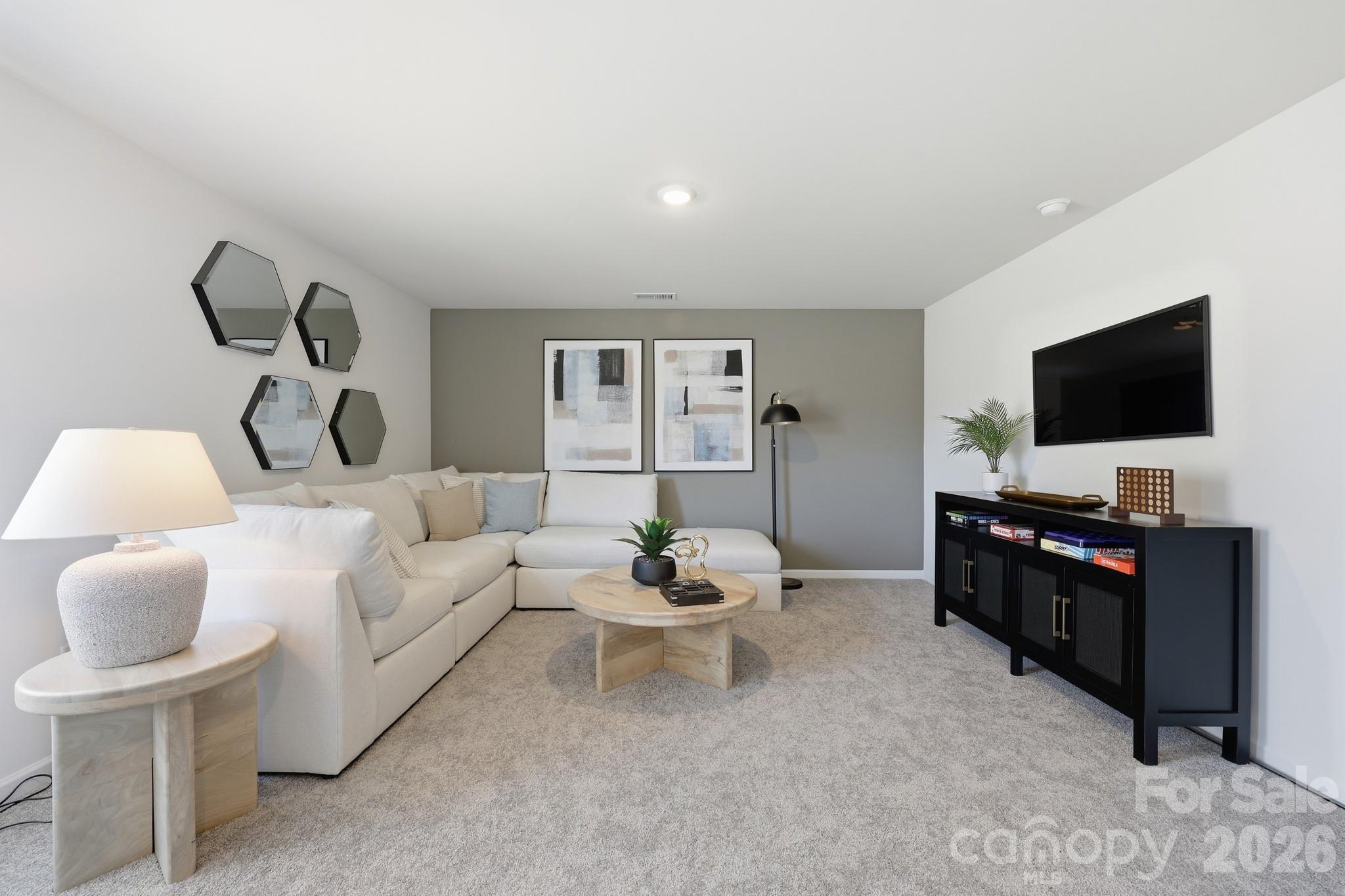601 Hot Springs Drive Property Photo 14