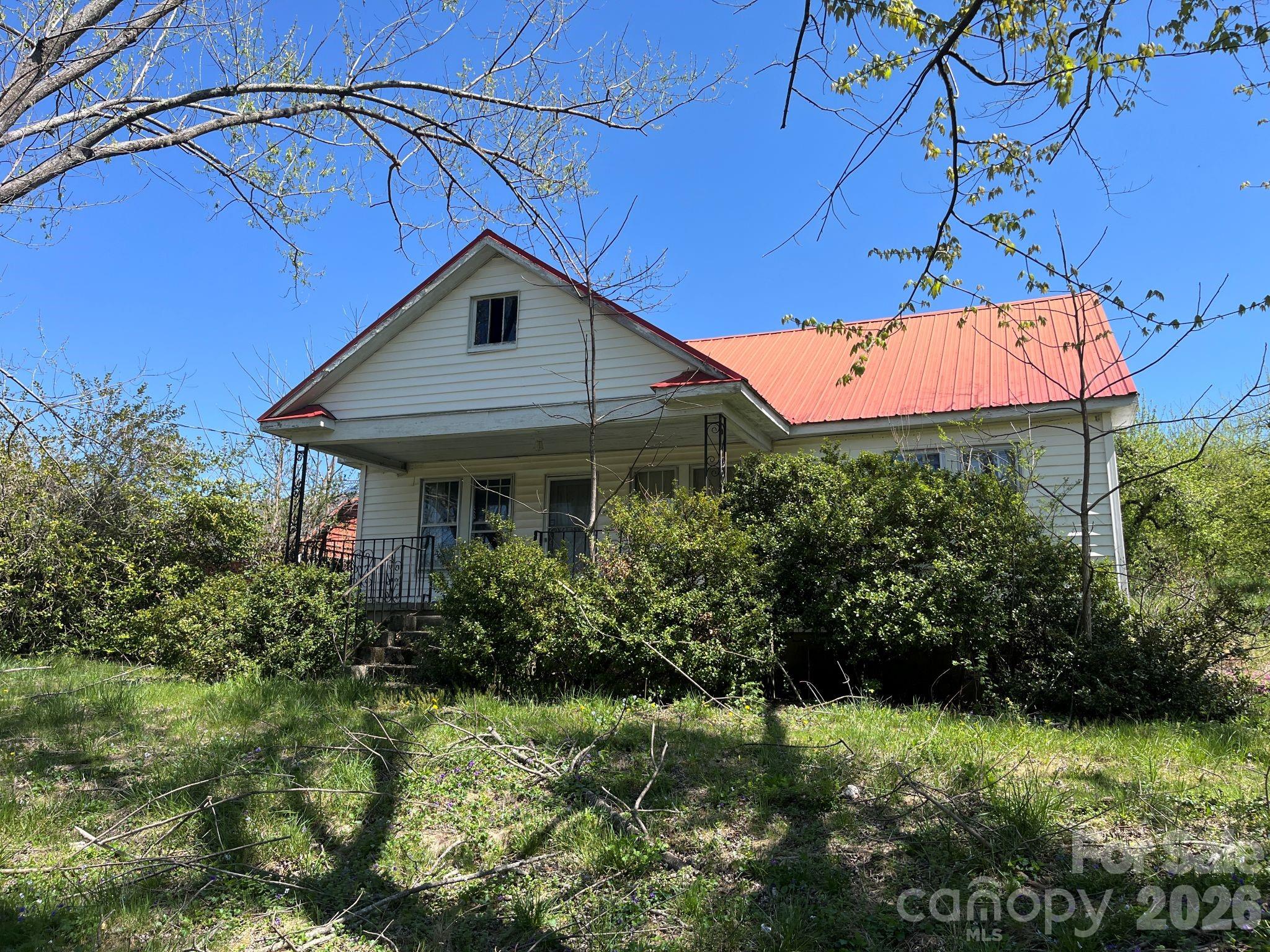1756 Bearwallow Road Property Photo 1