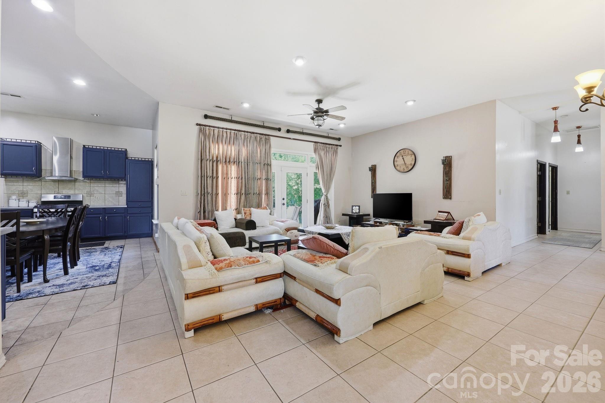 1803 Wilton Gate Drive Property Photo 5