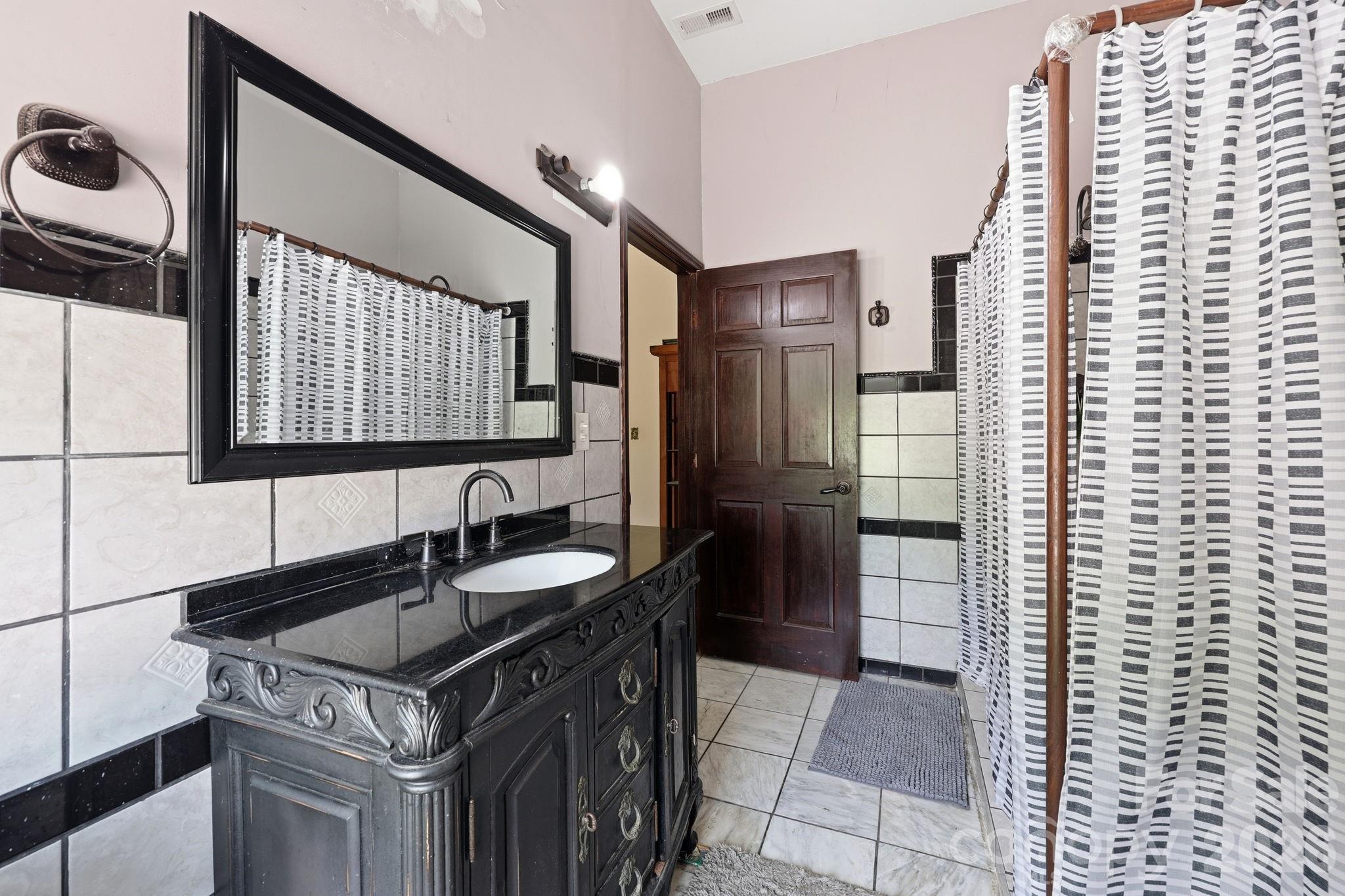 1803 Wilton Gate Drive Property Photo 30