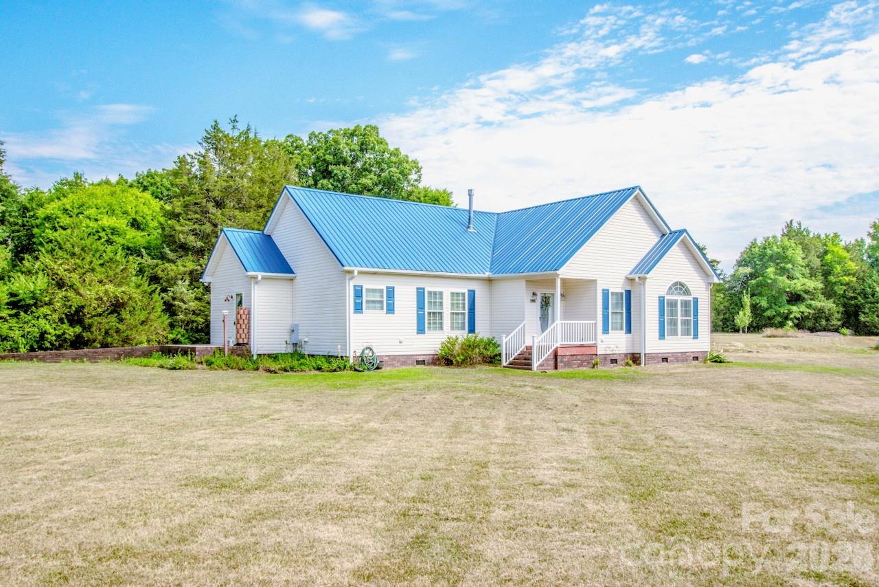 2860 Needmore Road Property Photo 4