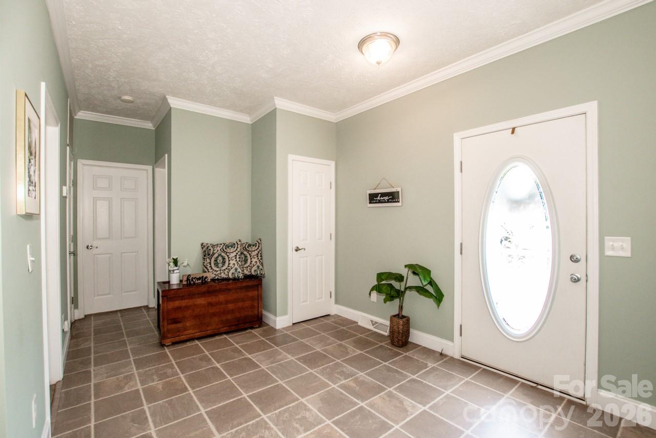 2860 Needmore Road Property Photo 8