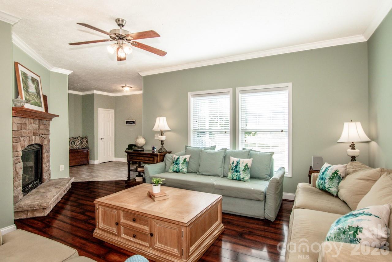 2860 Needmore Road Property Photo 13