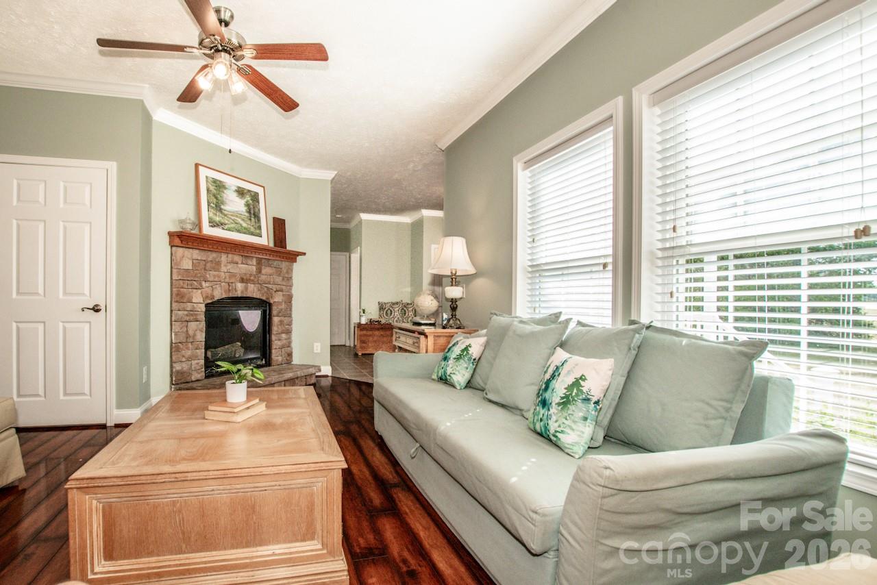 2860 Needmore Road Property Photo 14