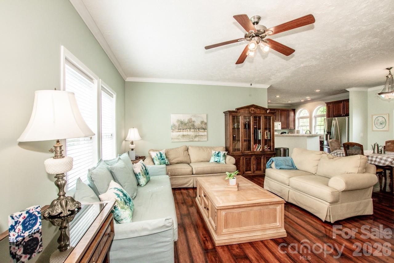 2860 Needmore Road Property Photo 16