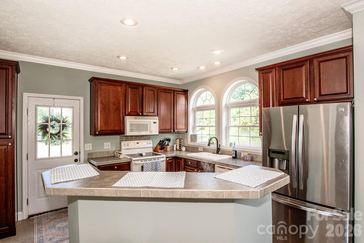 2860 Needmore Road Property Photo 18