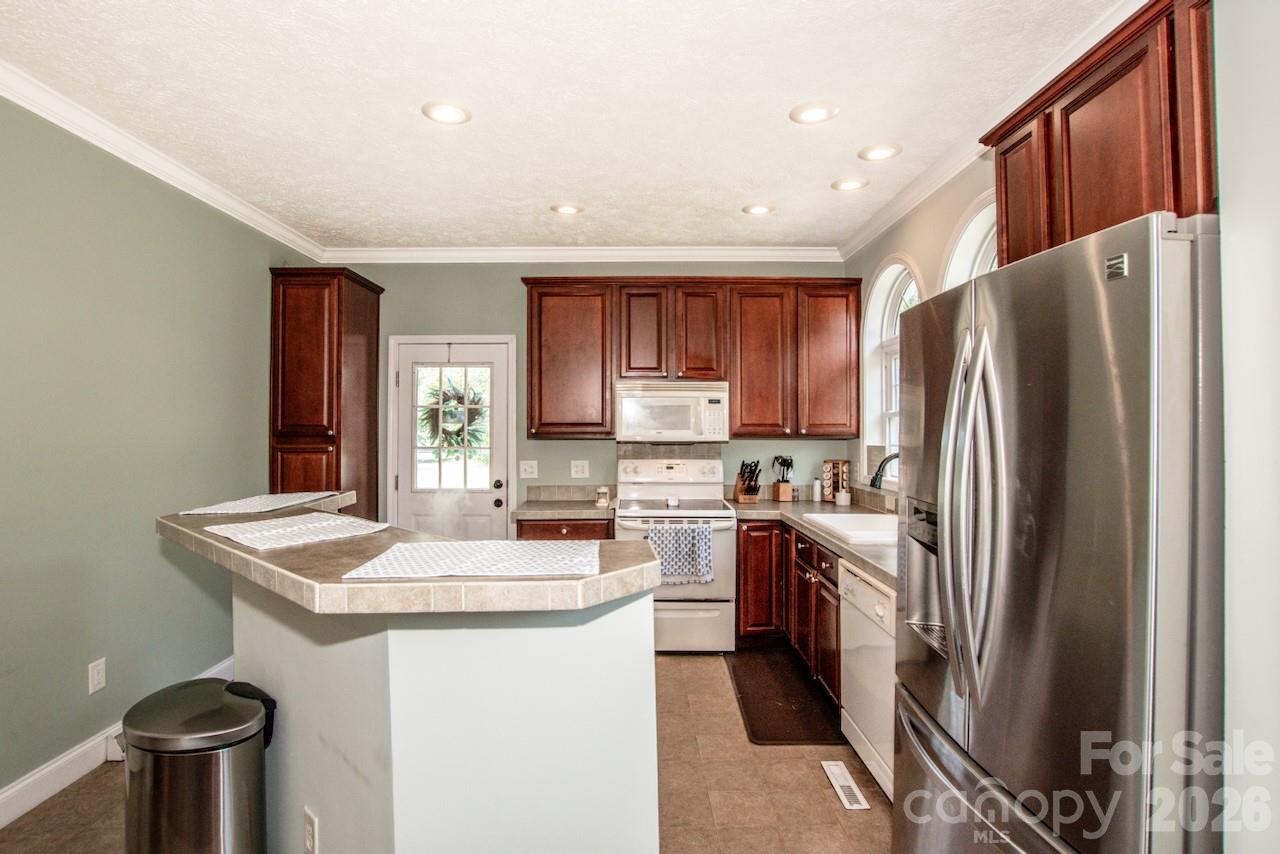 2860 Needmore Road Property Photo 19