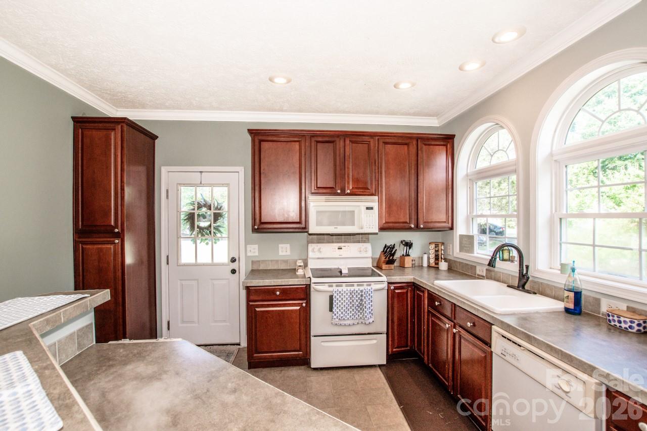 2860 Needmore Road Property Photo 22