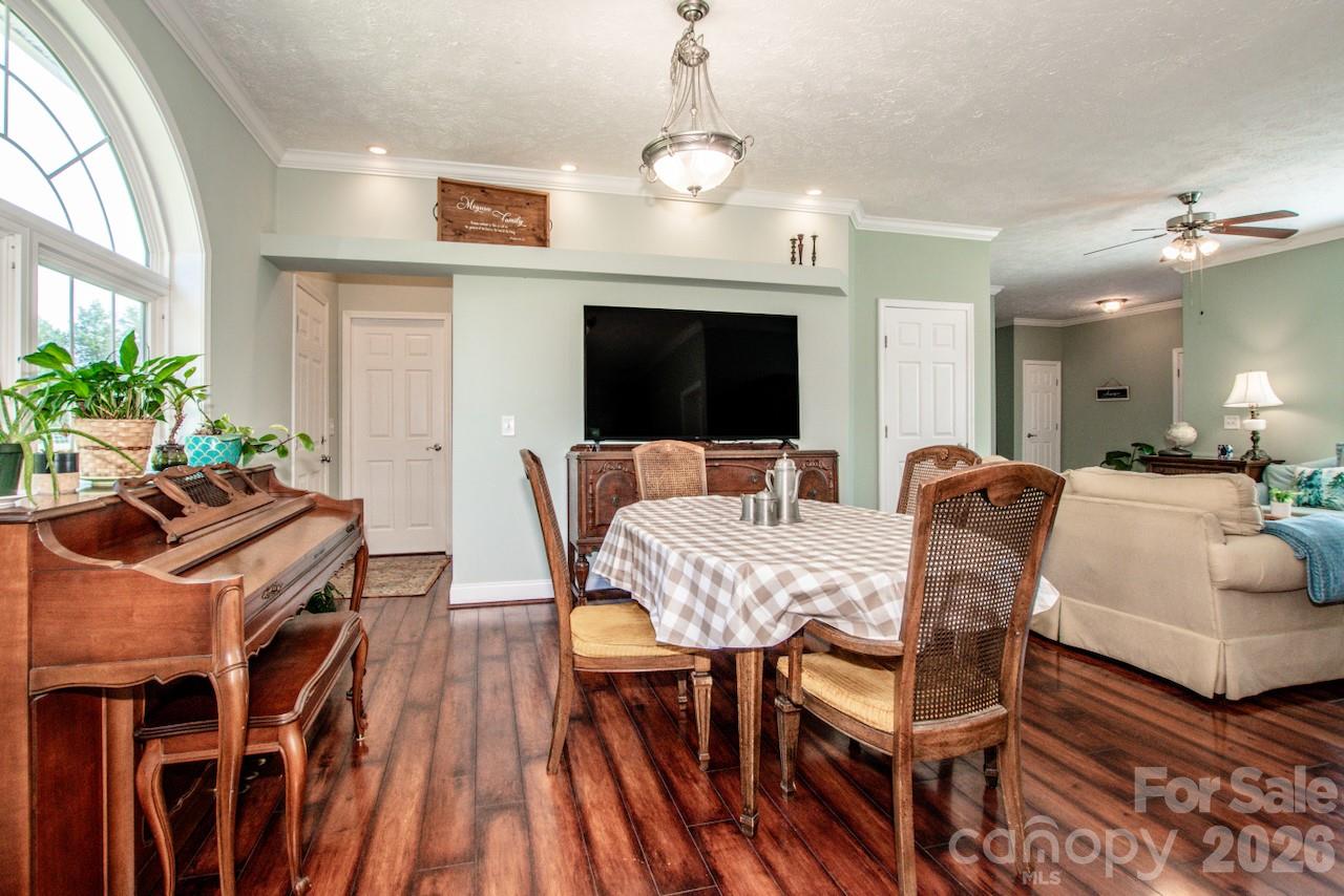 2860 Needmore Road Property Photo 24
