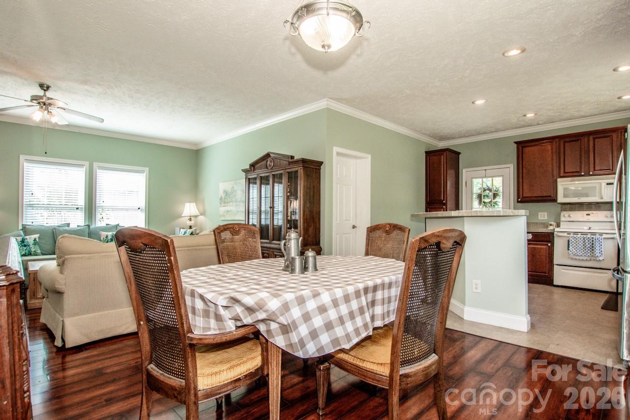 2860 Needmore Road Property Photo 25