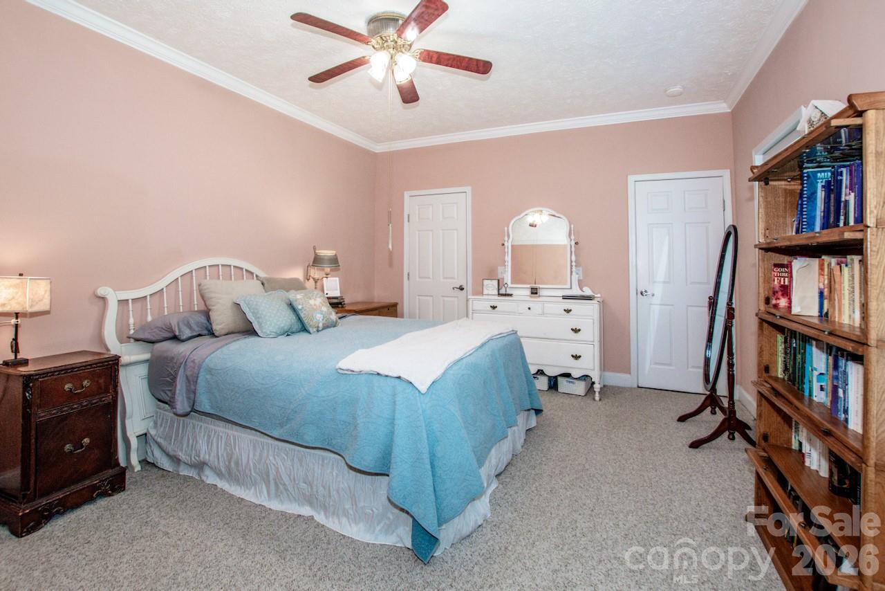 2860 Needmore Road Property Photo 28