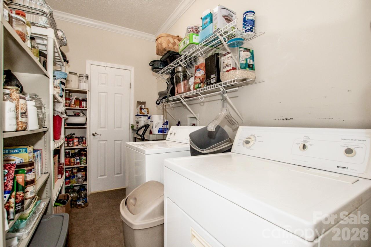 2860 Needmore Road Property Photo 34
