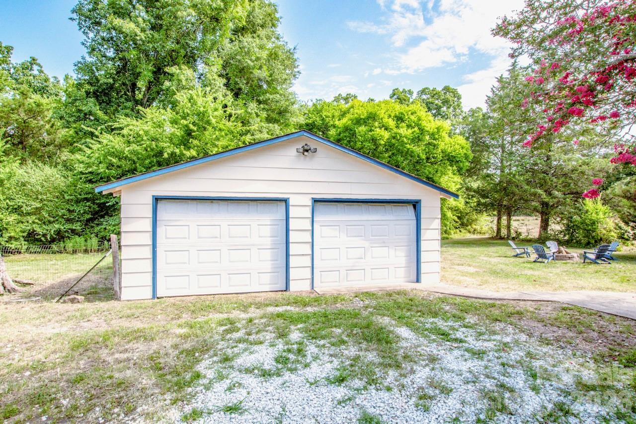 2860 Needmore Road Property Photo 42
