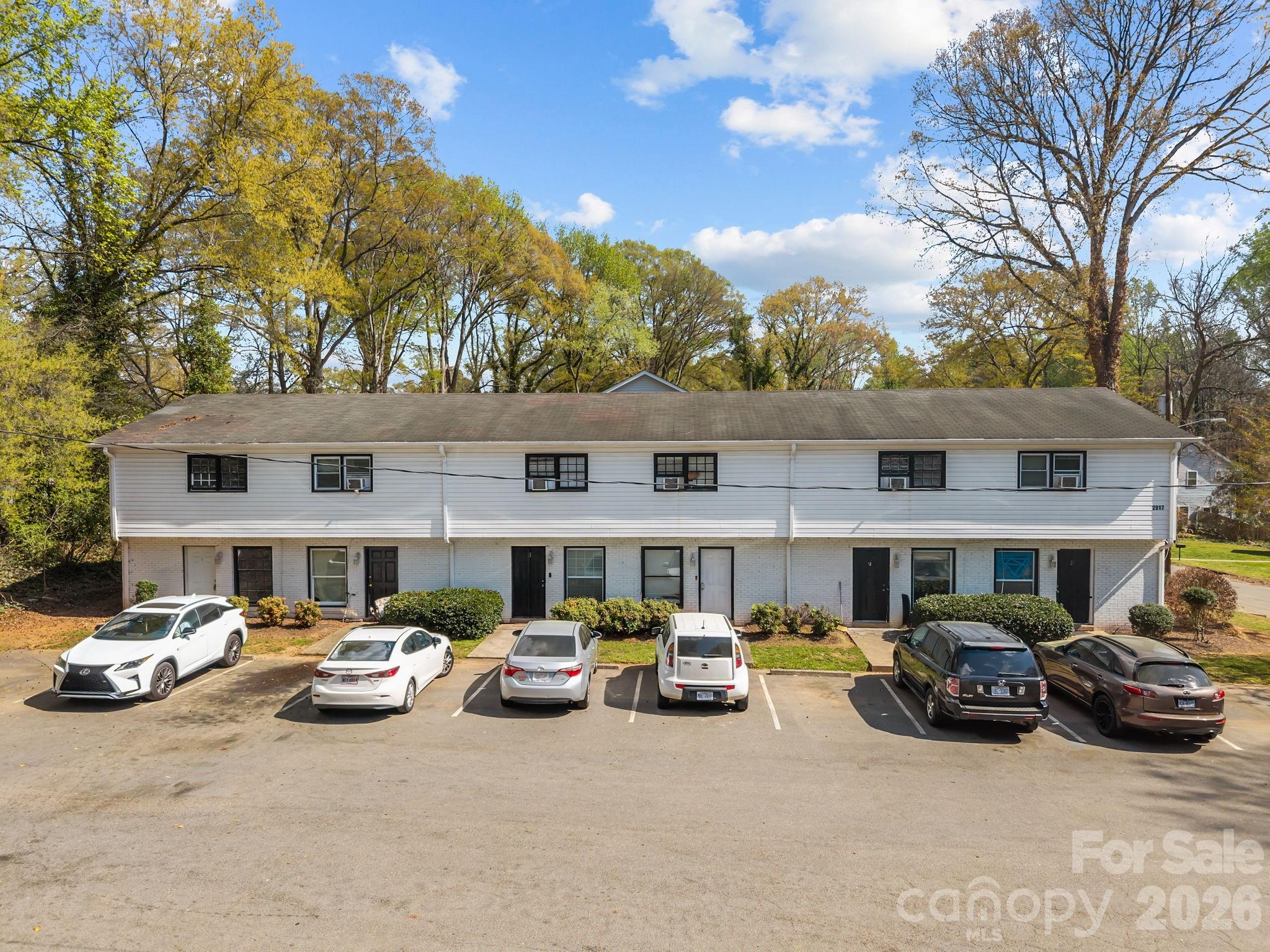 2909 Burgess Drive Property Photo 6