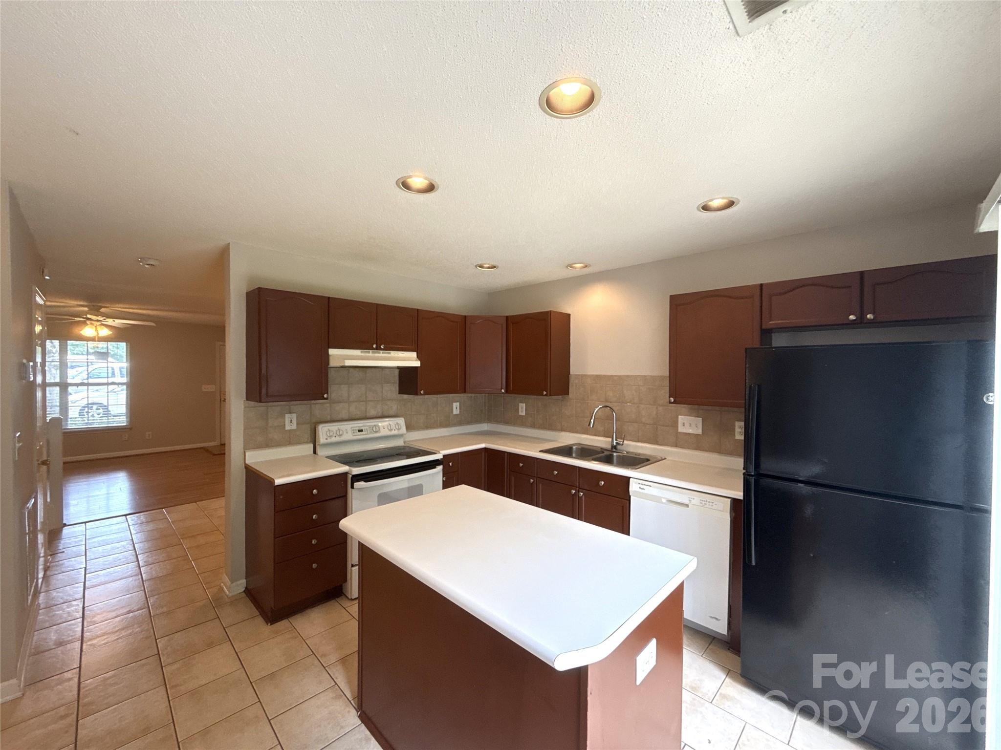 747 Mountainwater Drive Property Photo 7