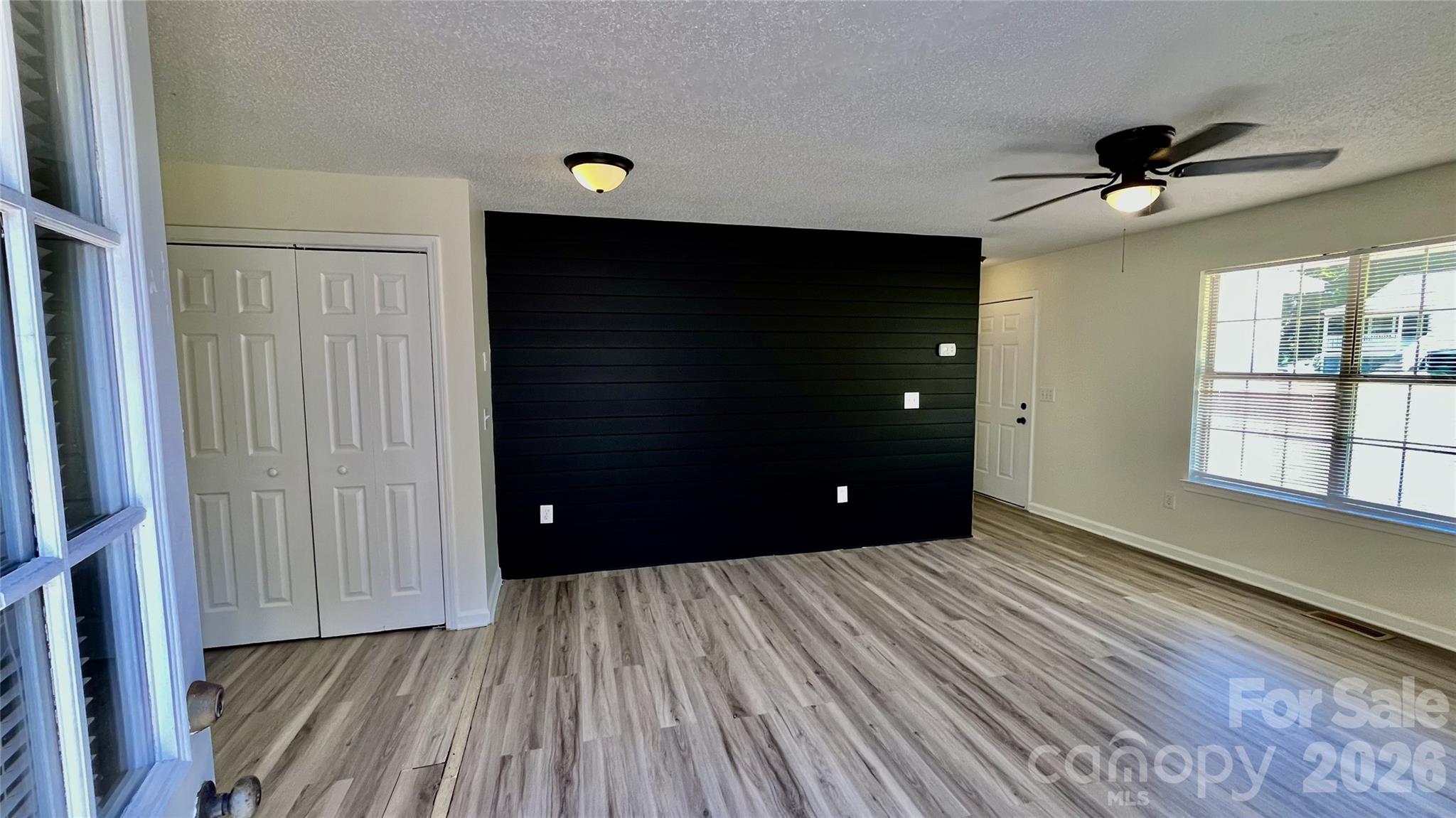 908 Green Street Property Photo 10