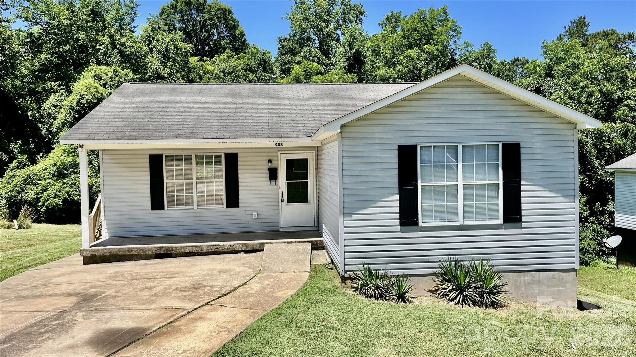 908 Green Street Property Photo 26