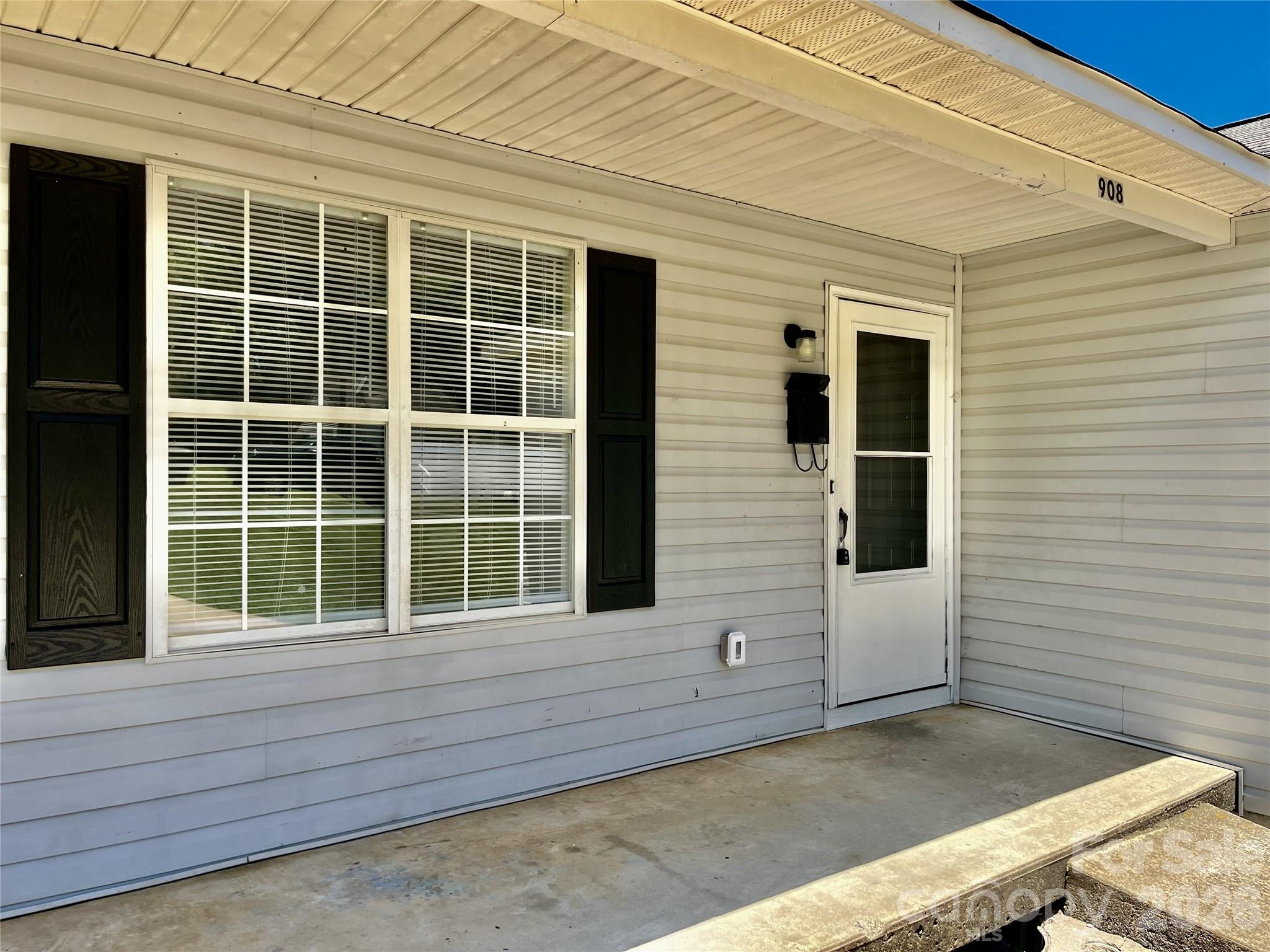 908 Green Street Property Photo 30