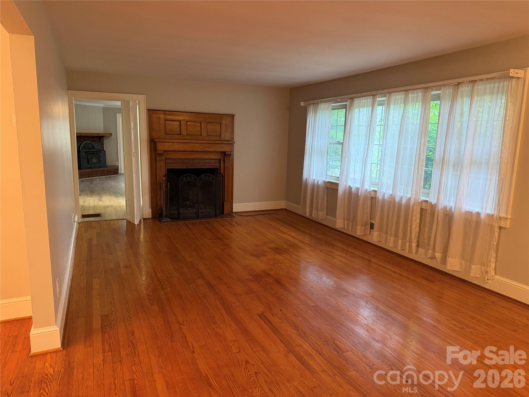 901 Ridgecrest Drive Property Photo 3