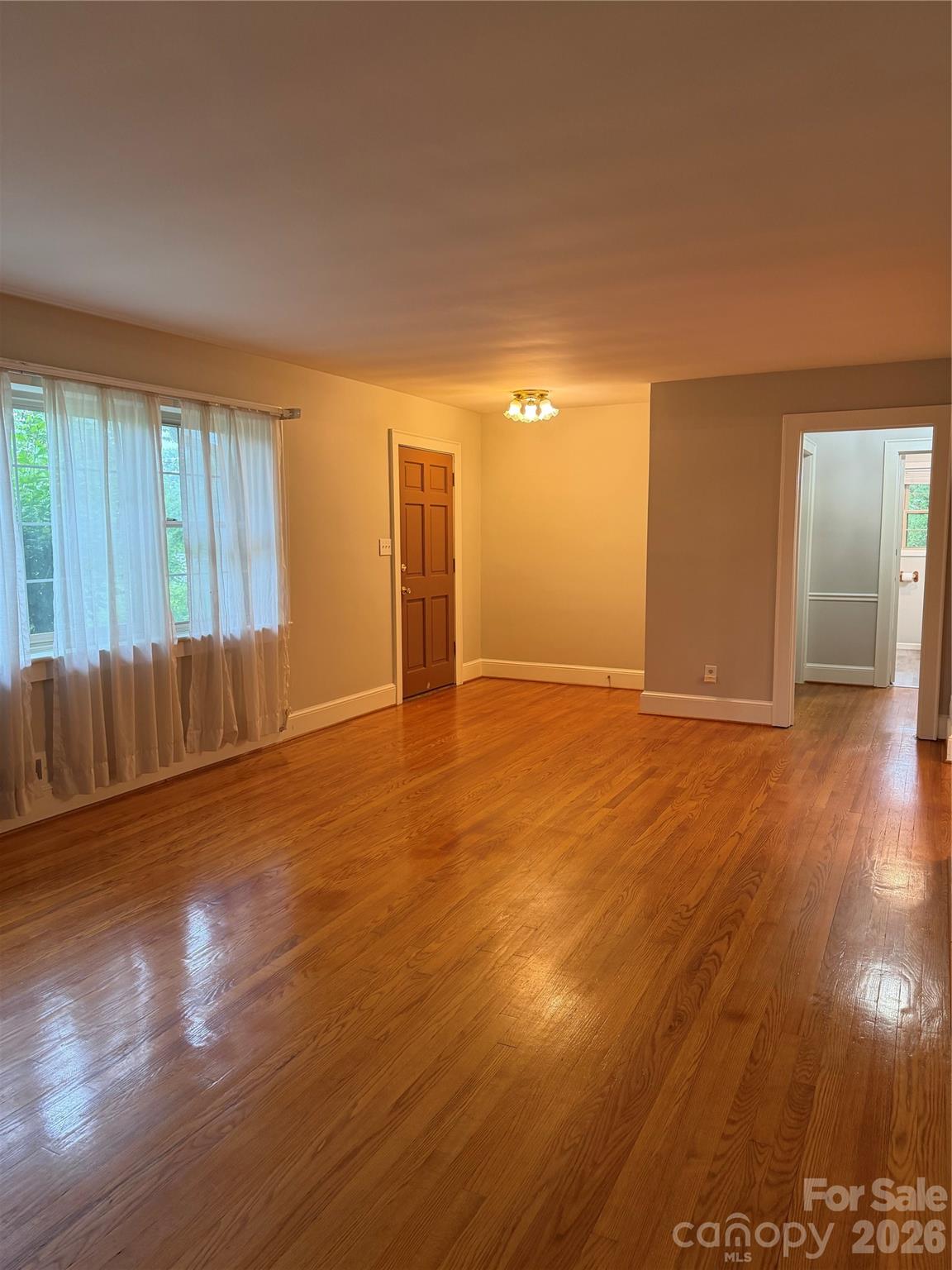 901 Ridgecrest Drive Property Photo 4