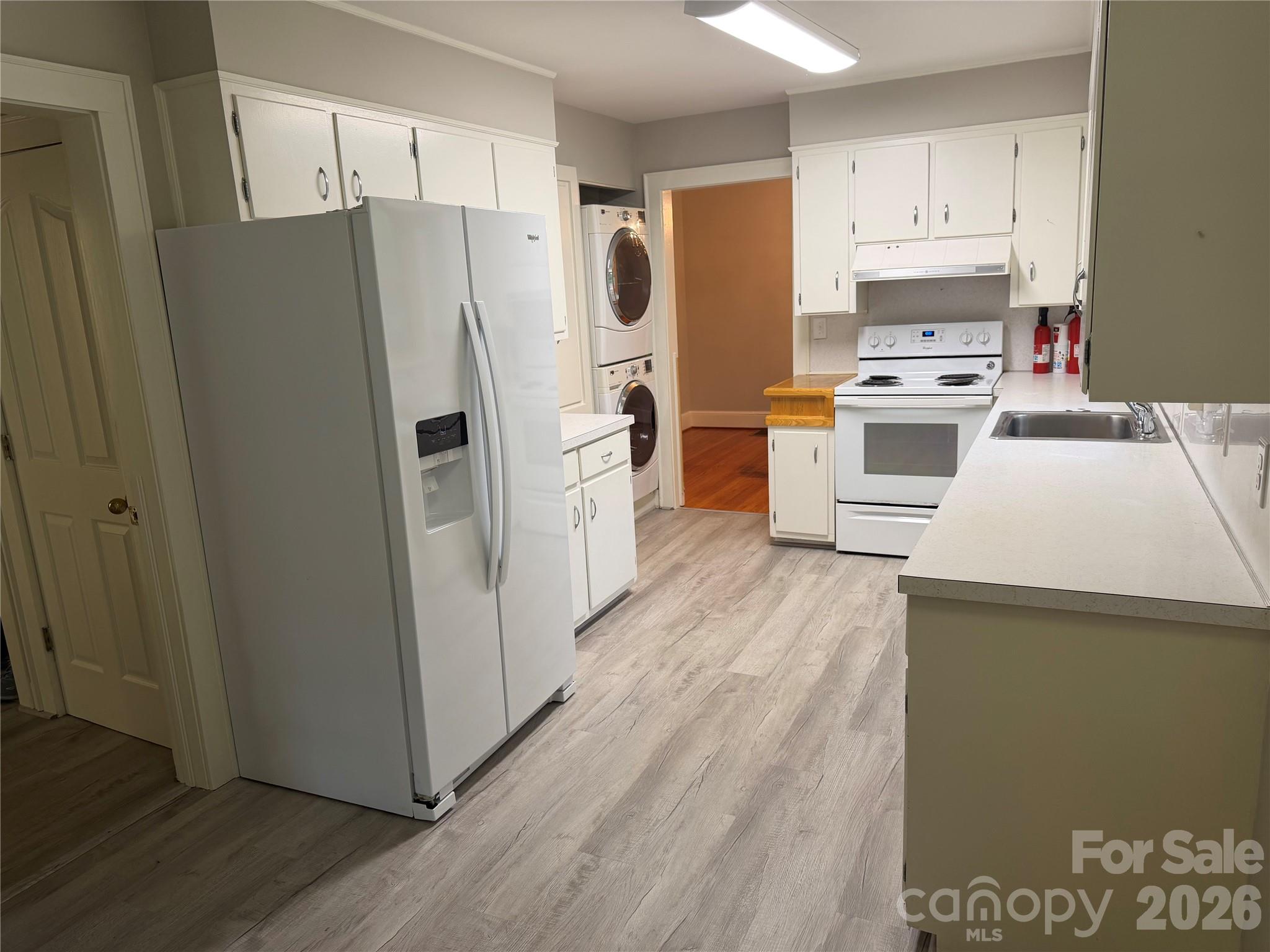 901 Ridgecrest Drive Property Photo 8