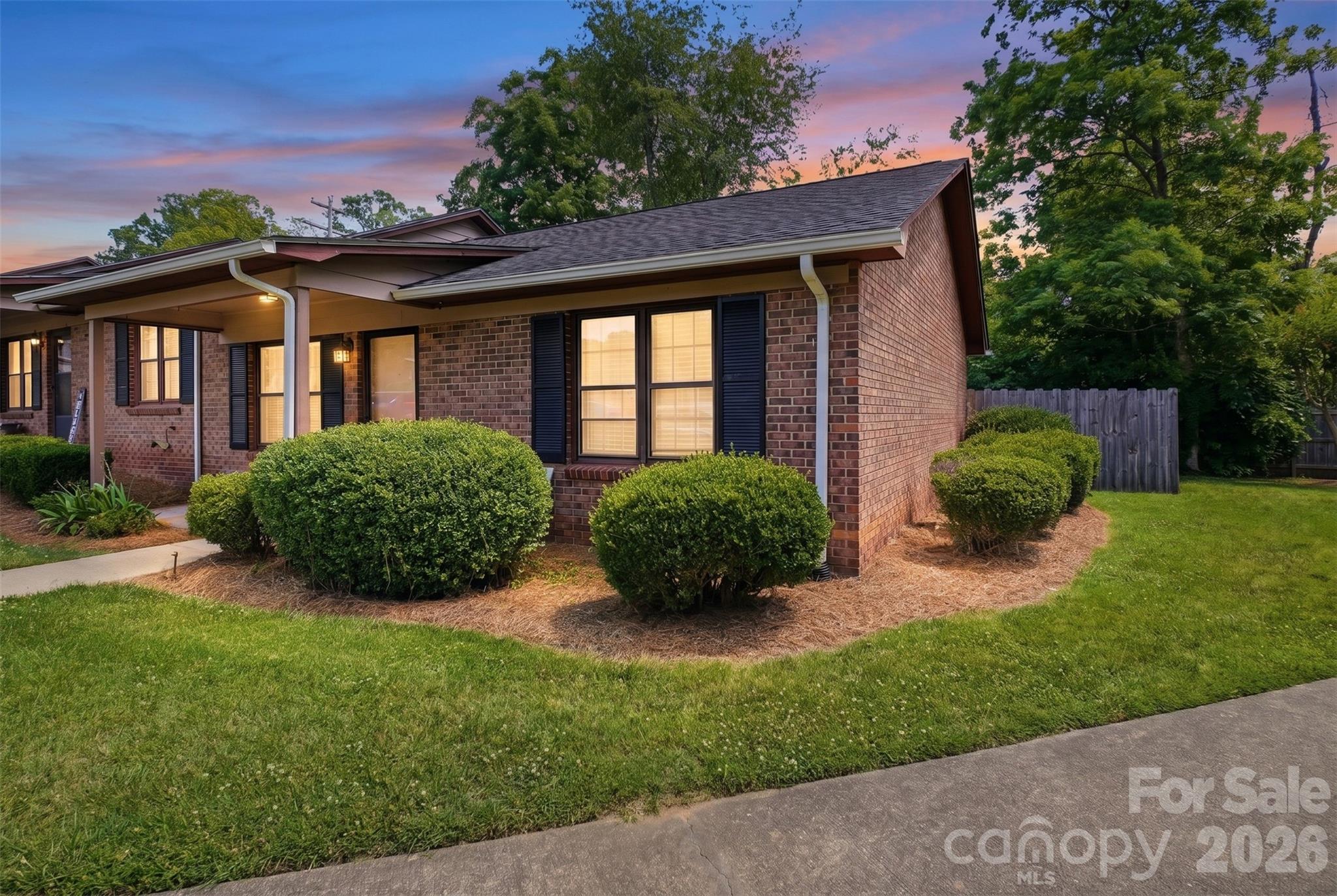 137 Glenwood Drive D Property Photo 8