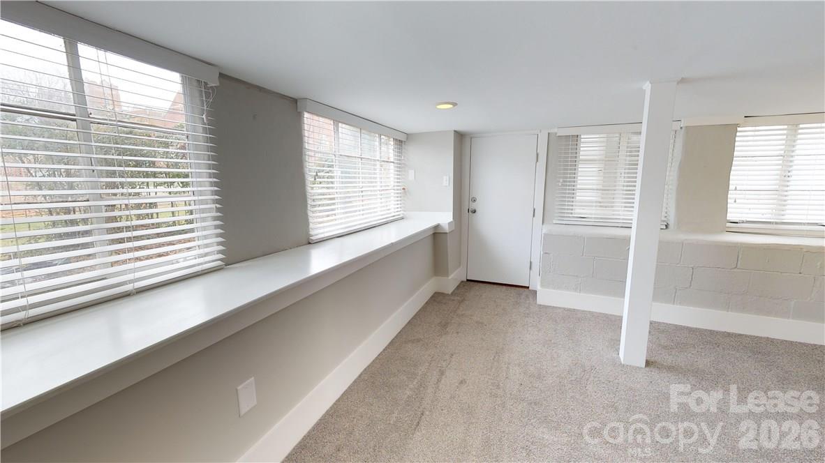 428 Hawthorne Lane 5 Property Photo 3