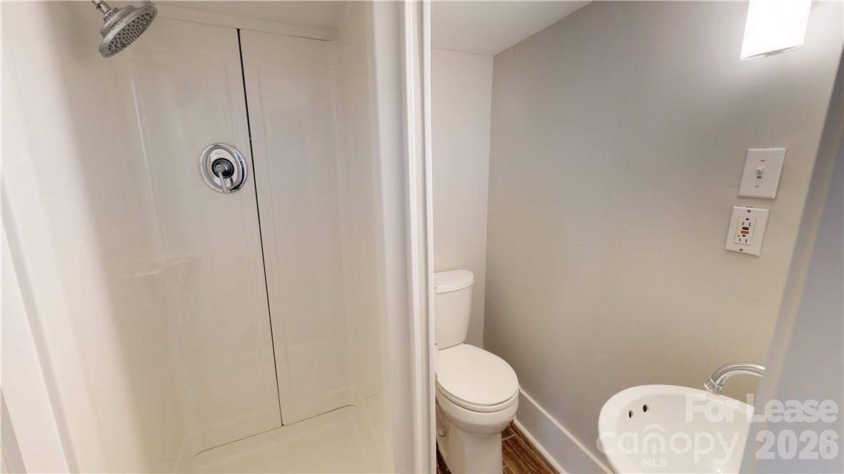 428 Hawthorne Lane 5 Property Photo 8