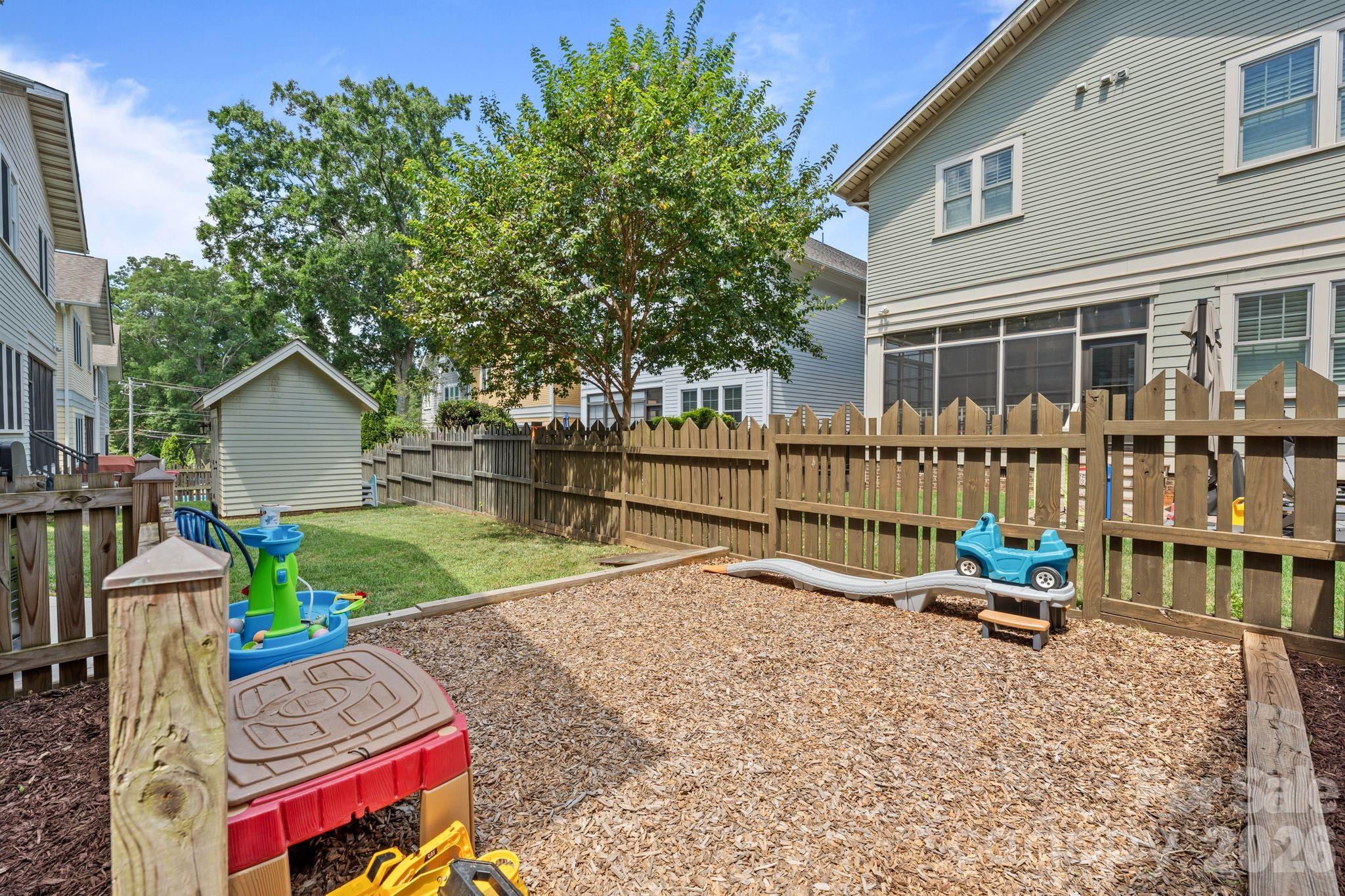 412 Eli Street Property Photo 32