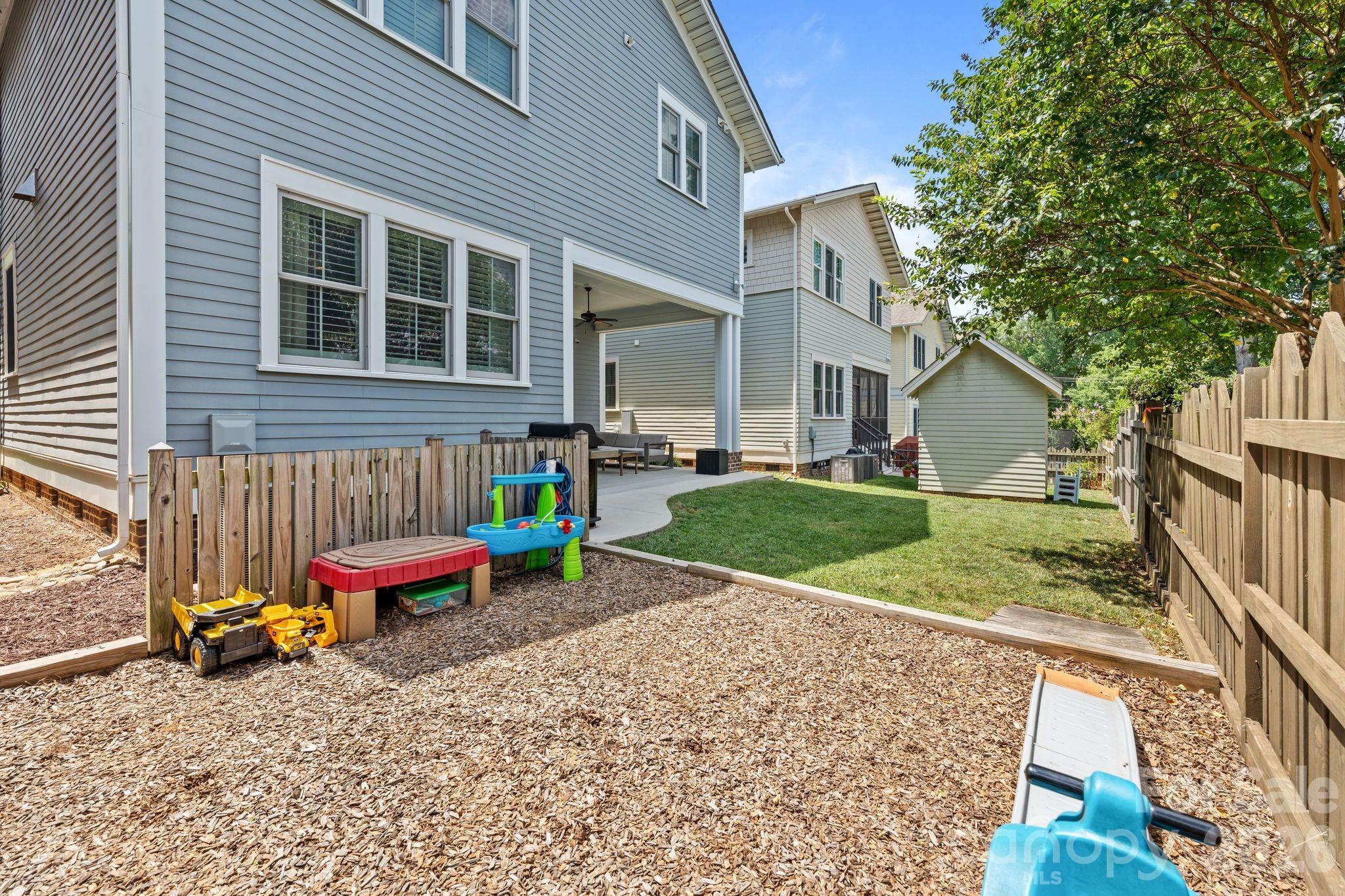 412 Eli Street Property Photo 33