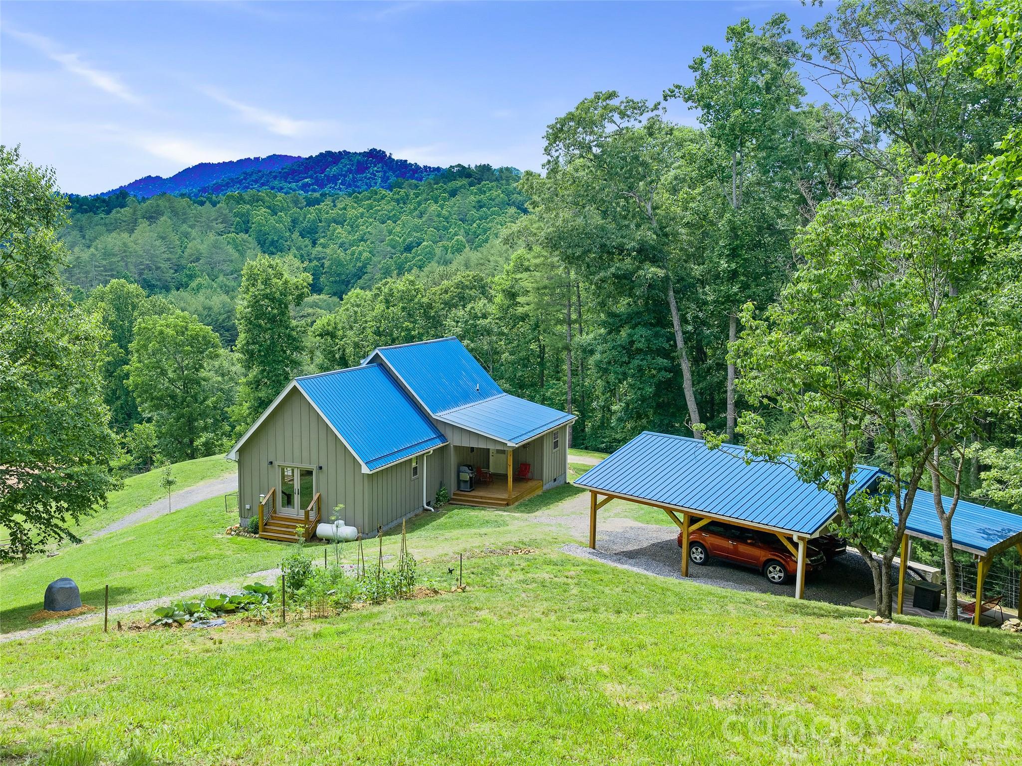 109 Tall Timber Lane Property Photo 3