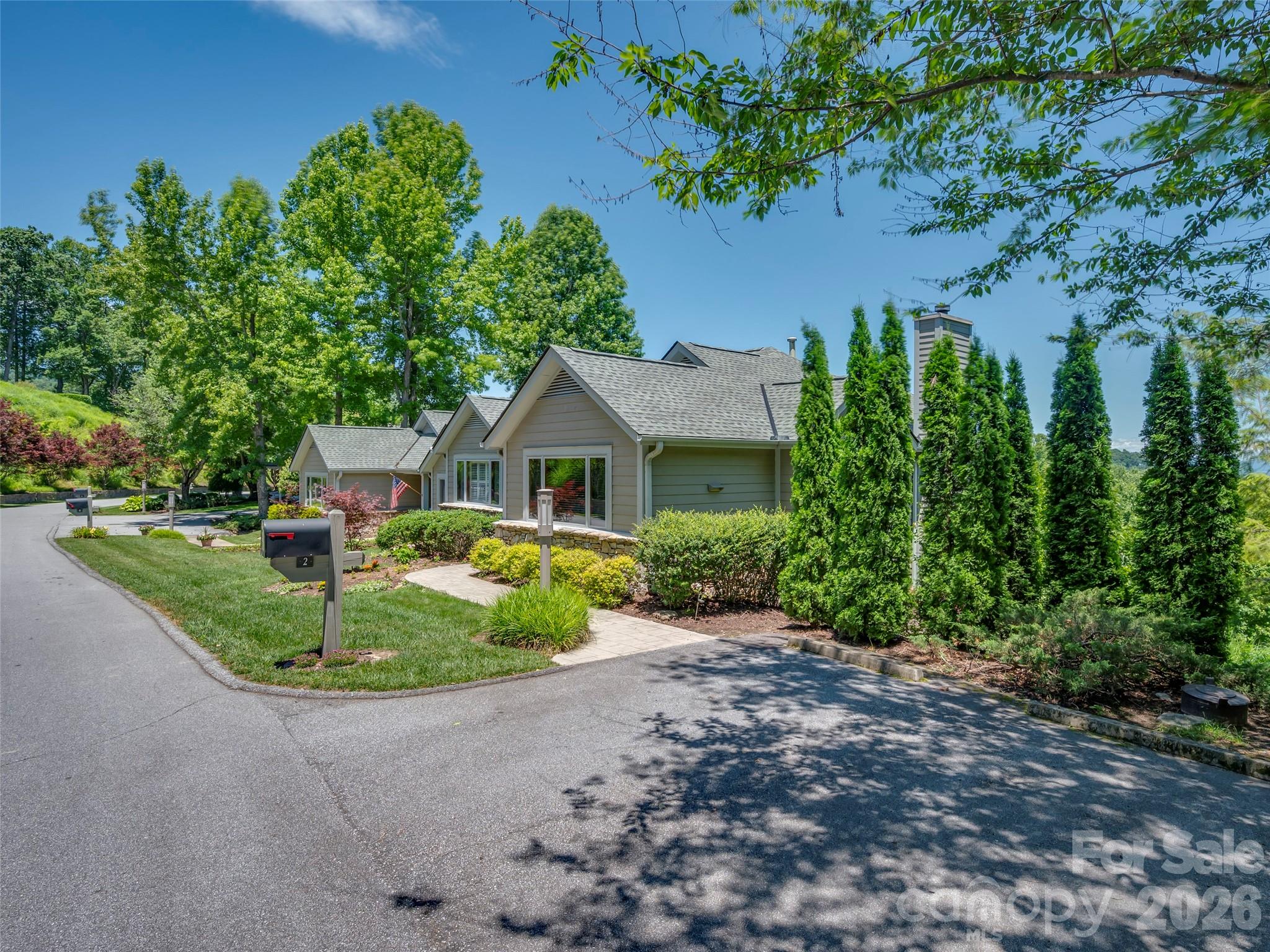 2 Meadow Ridge Lane Property Photo 1