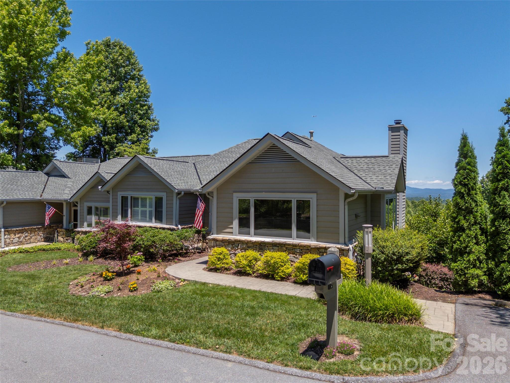 2 Meadow Ridge Lane Property Photo 2