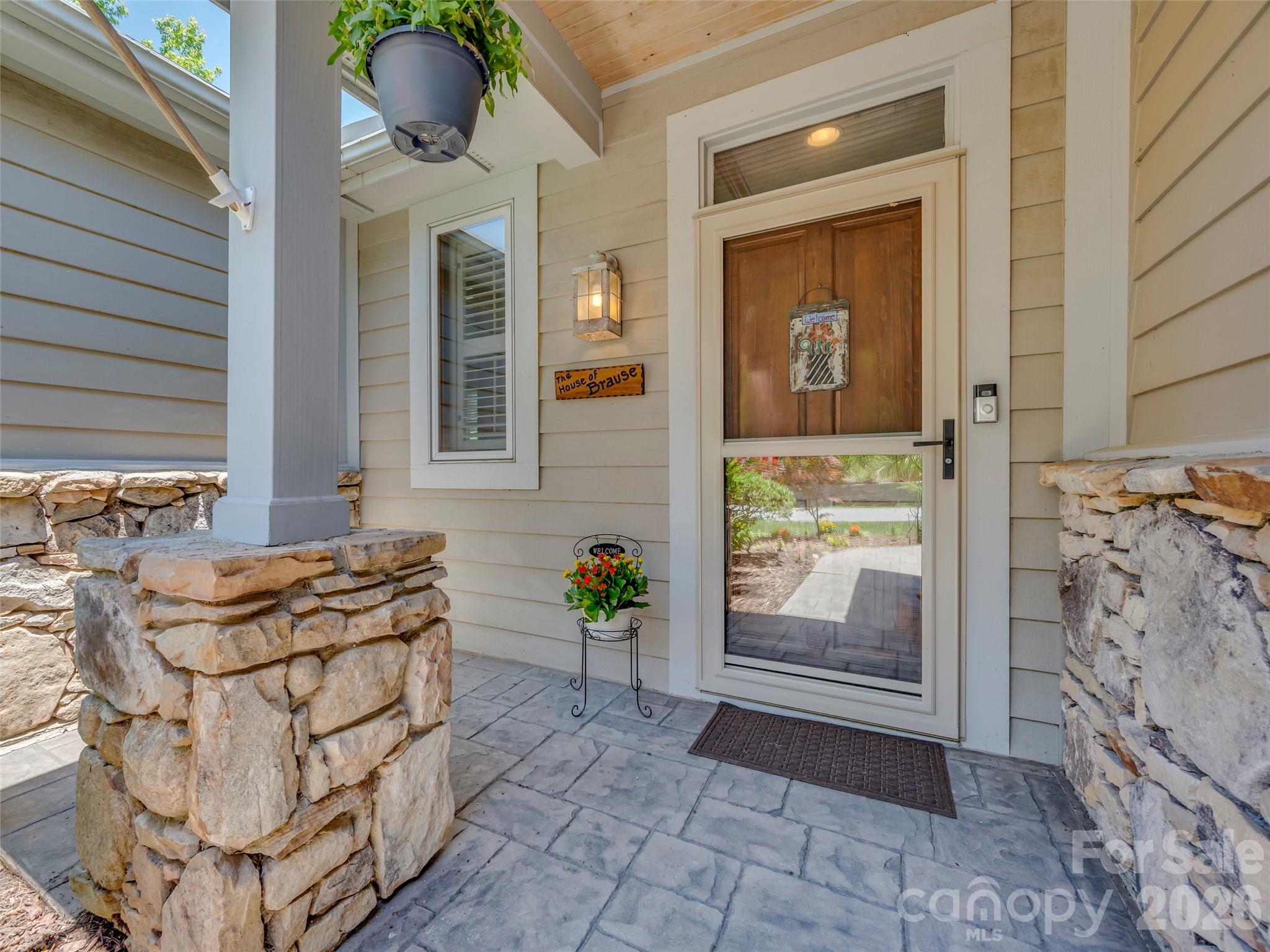 2 Meadow Ridge Lane Property Photo 7