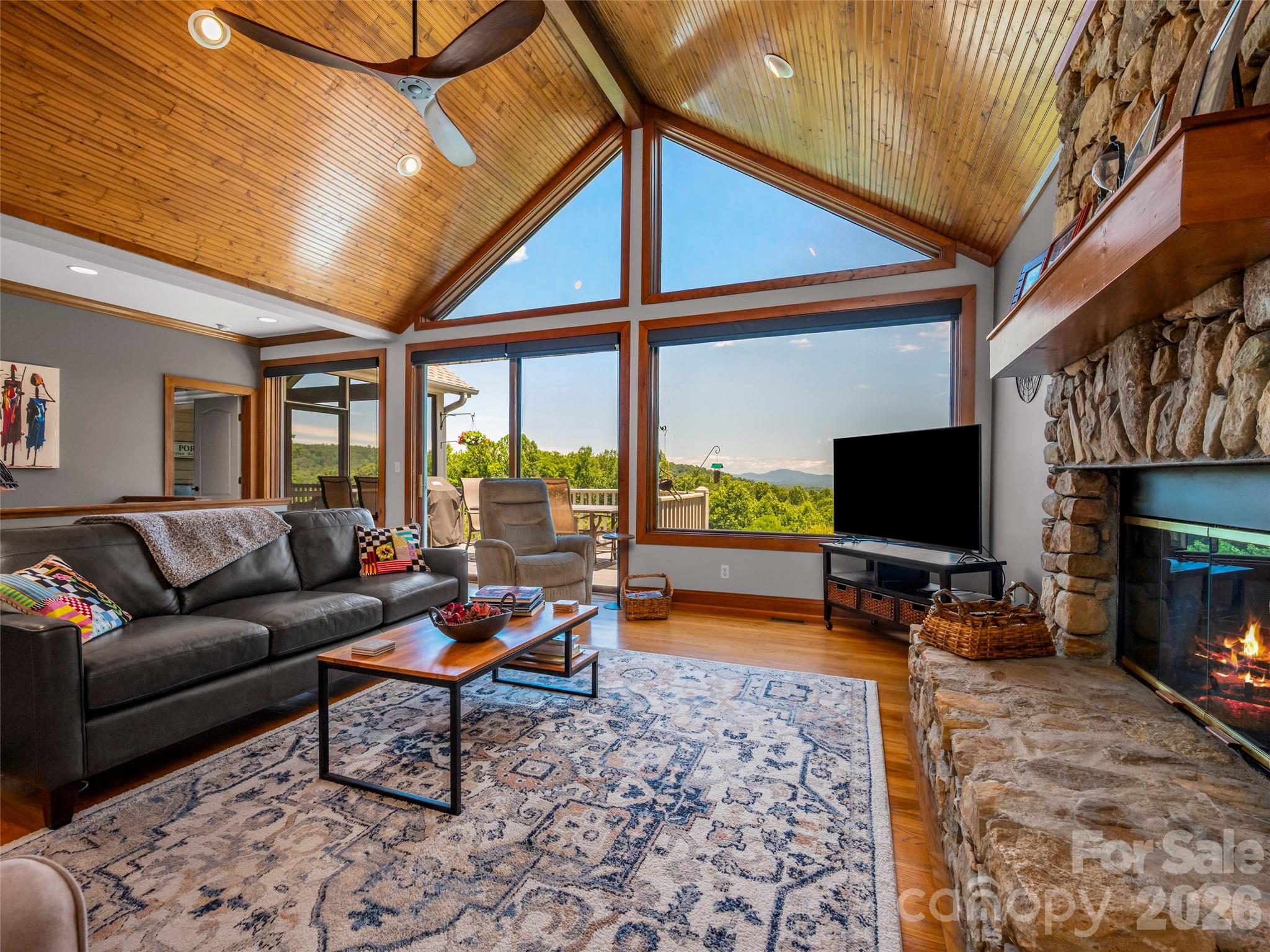 2 Meadow Ridge Lane Property Photo 18