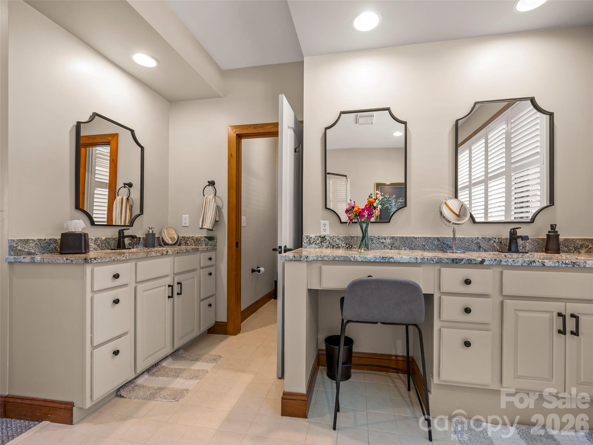 2 Meadow Ridge Lane Property Photo 25