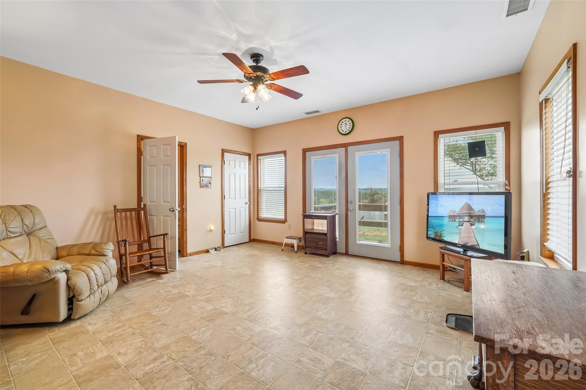 4806 Harmony Highway Property Photo 6