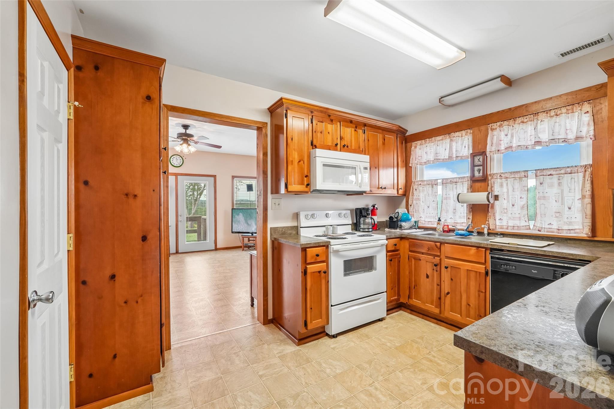 4806 Harmony Highway Property Photo 12