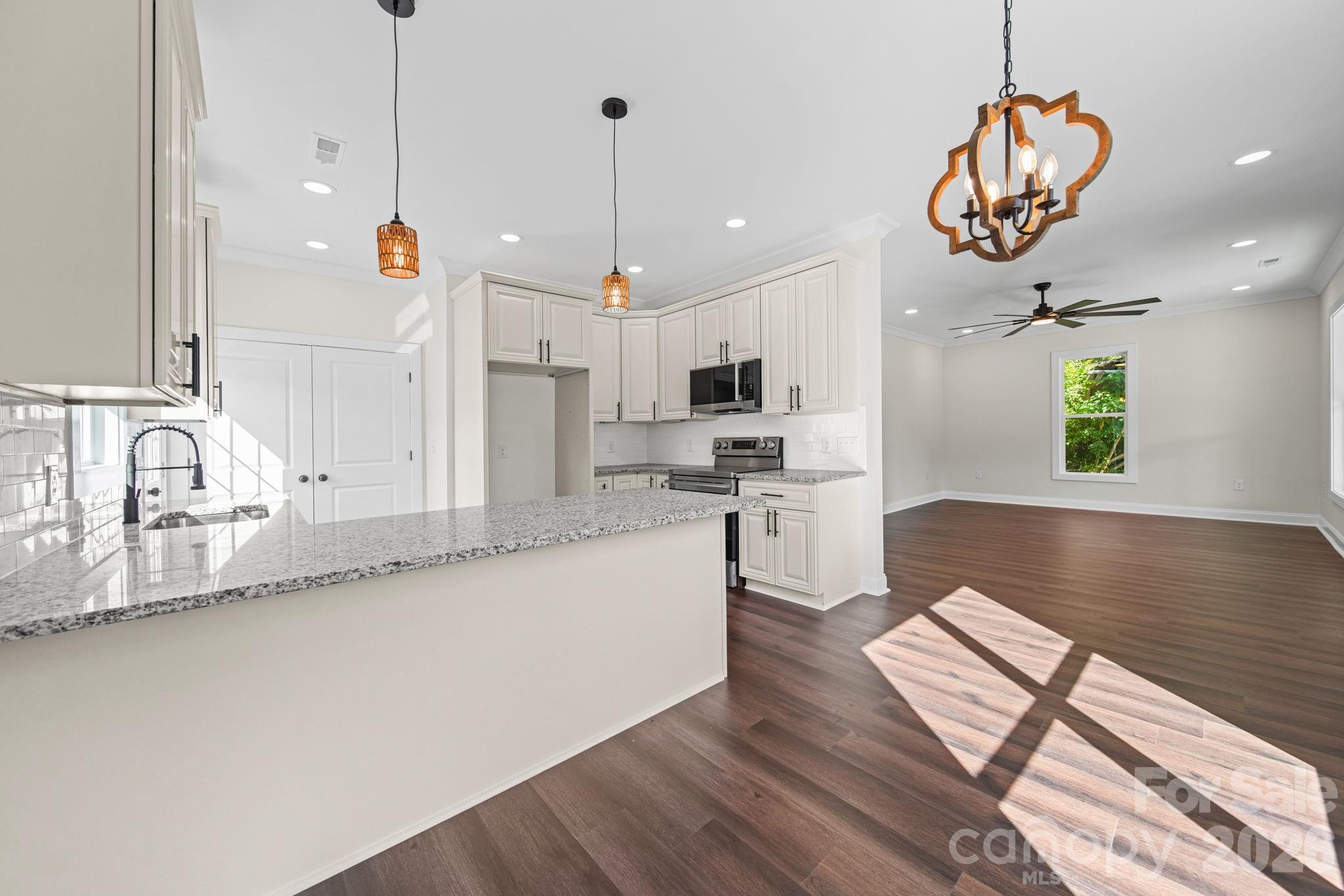 993 13th Street Property Photo 8