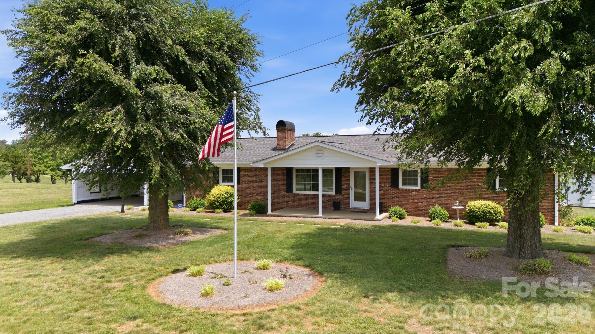 1913 Nebo Road Property Photo 2