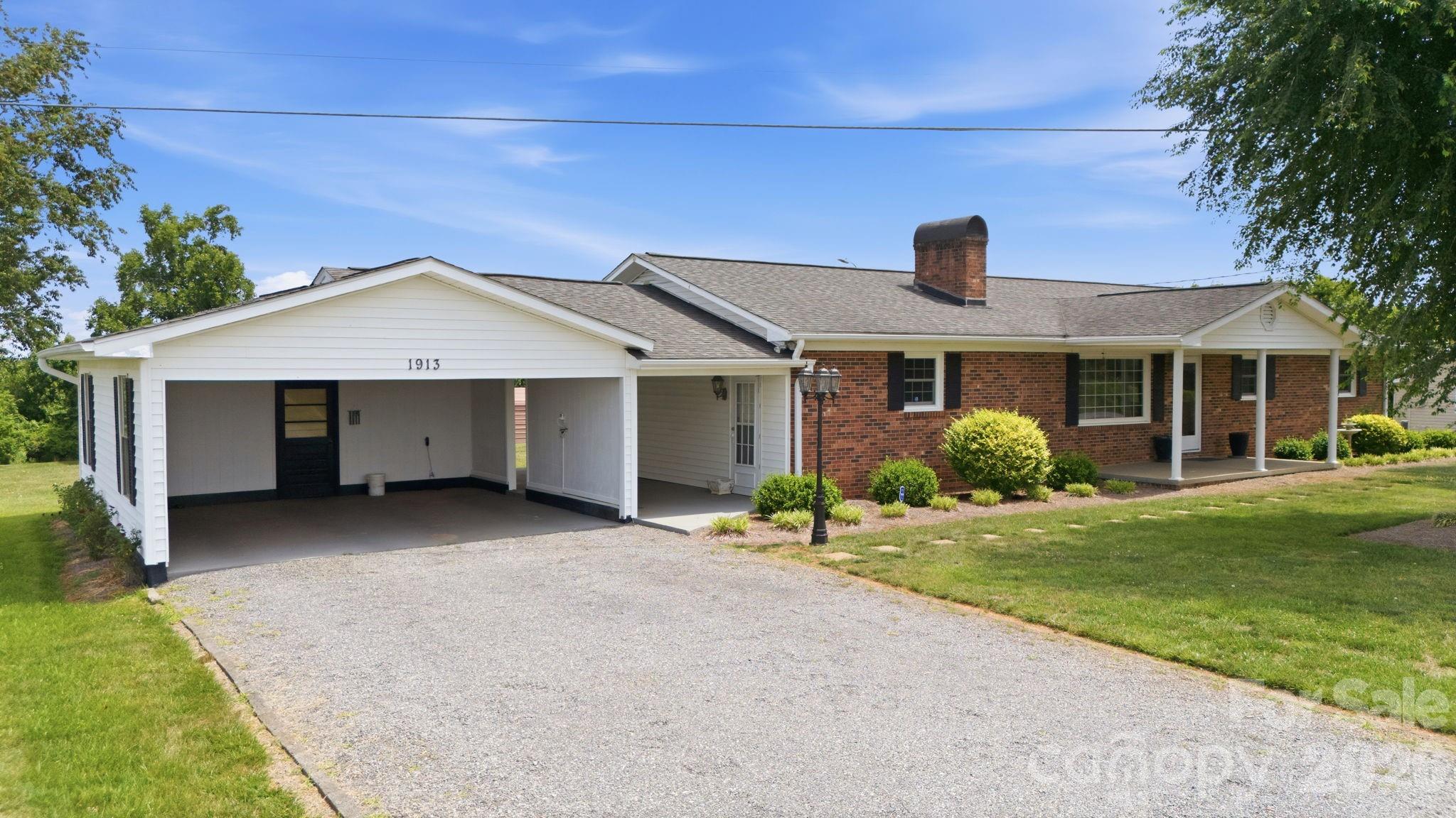 1913 Nebo Road Property Photo 5