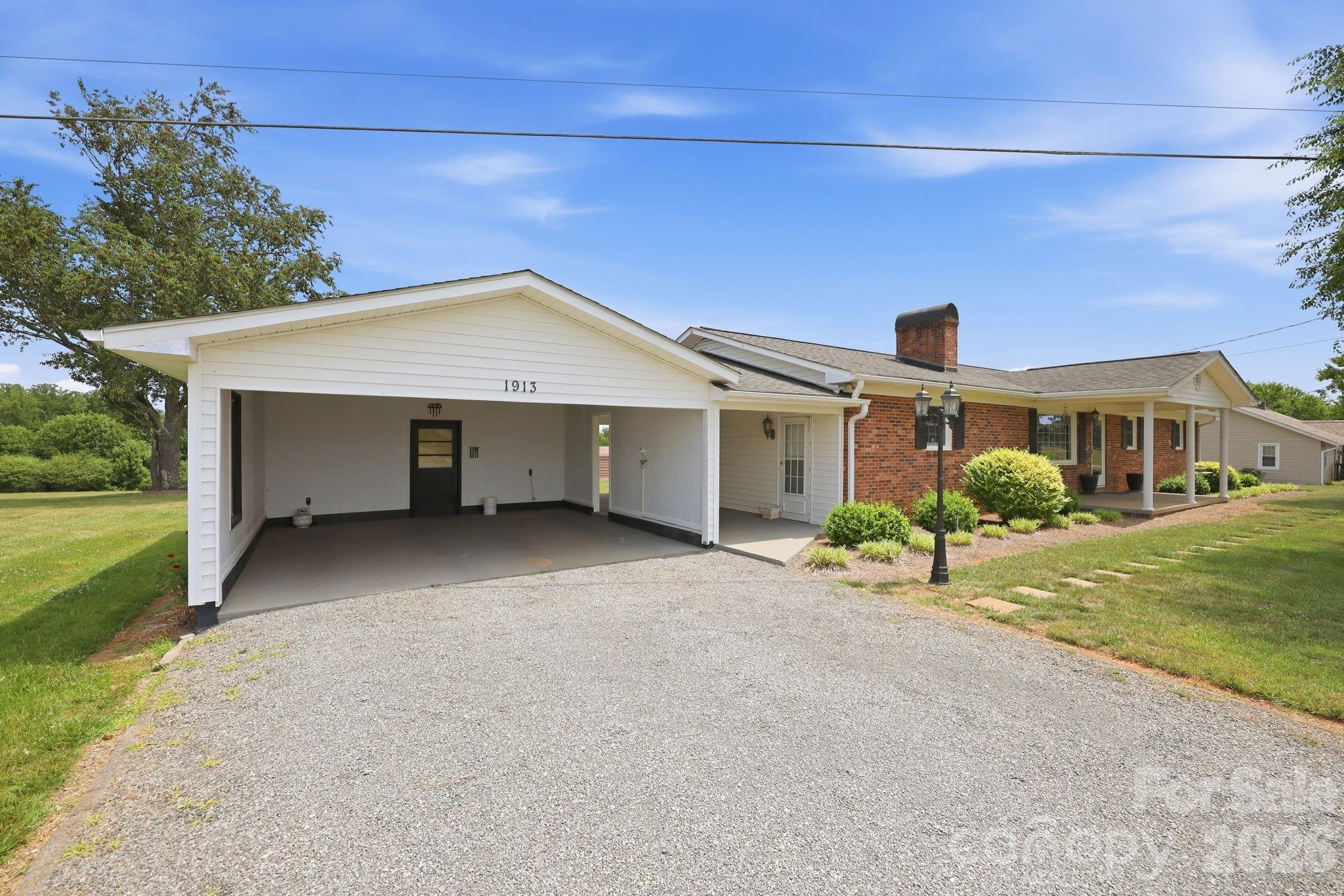 1913 Nebo Road Property Photo 6