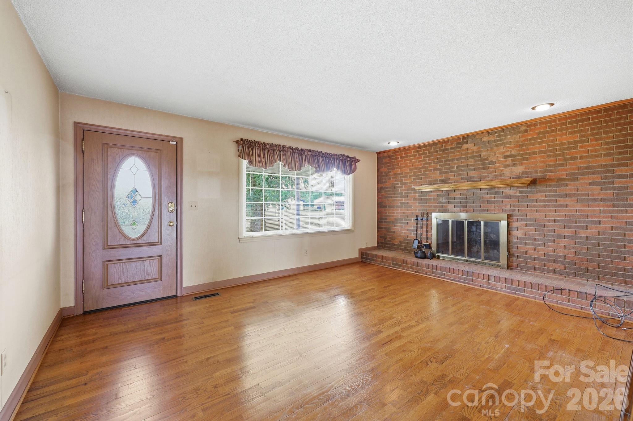 1913 Nebo Road Property Photo 9